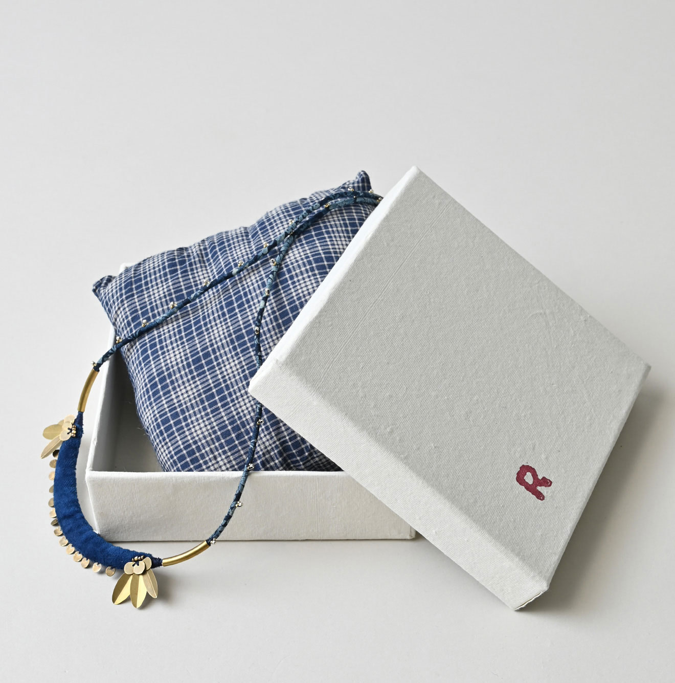 Ai Velvet Choker Detail