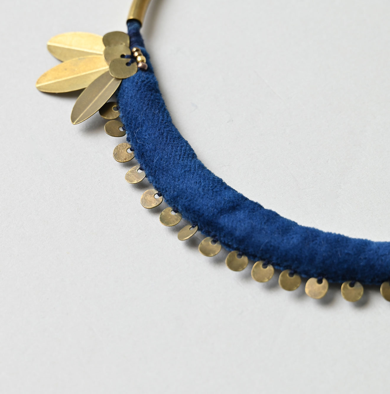 Ai Velvet Choker Detail