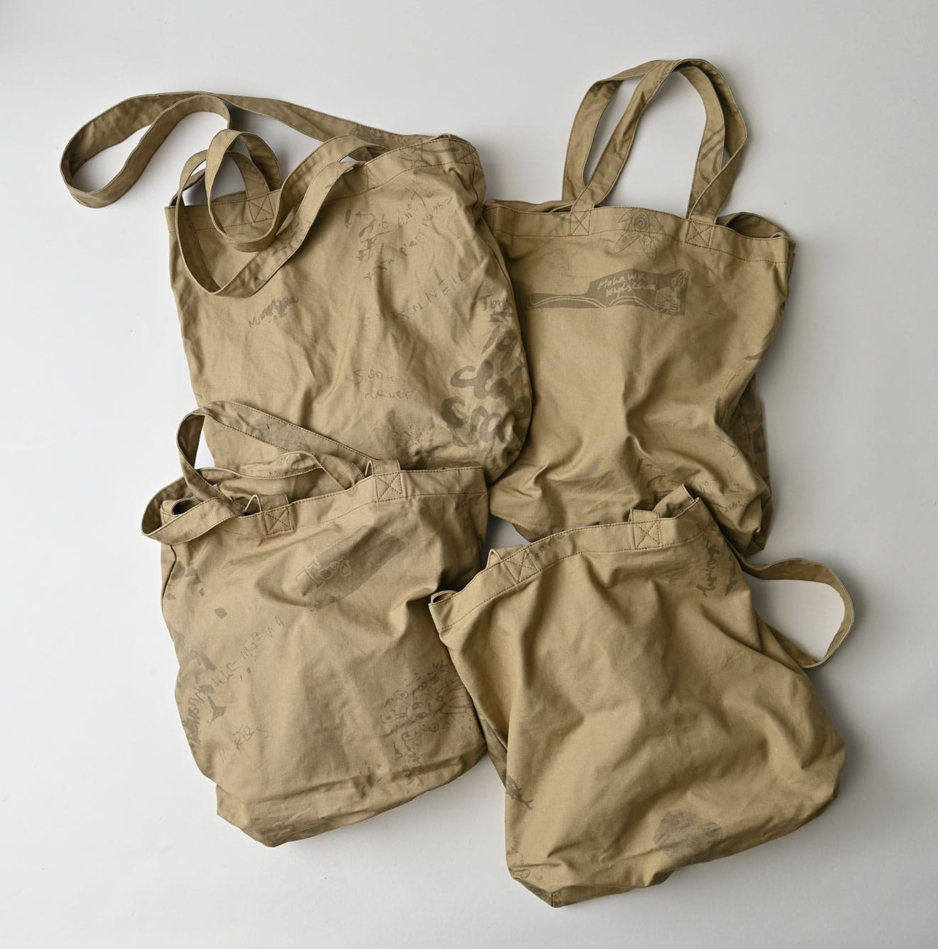 Duck Doodle Print 45 Tote Medium Detail