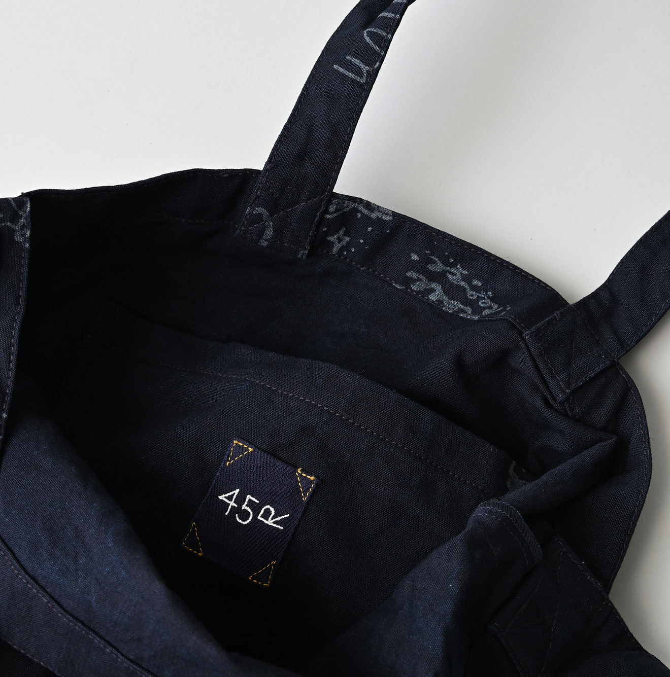 Indigo Duck Doodle Print 45 Tote Medium Detail