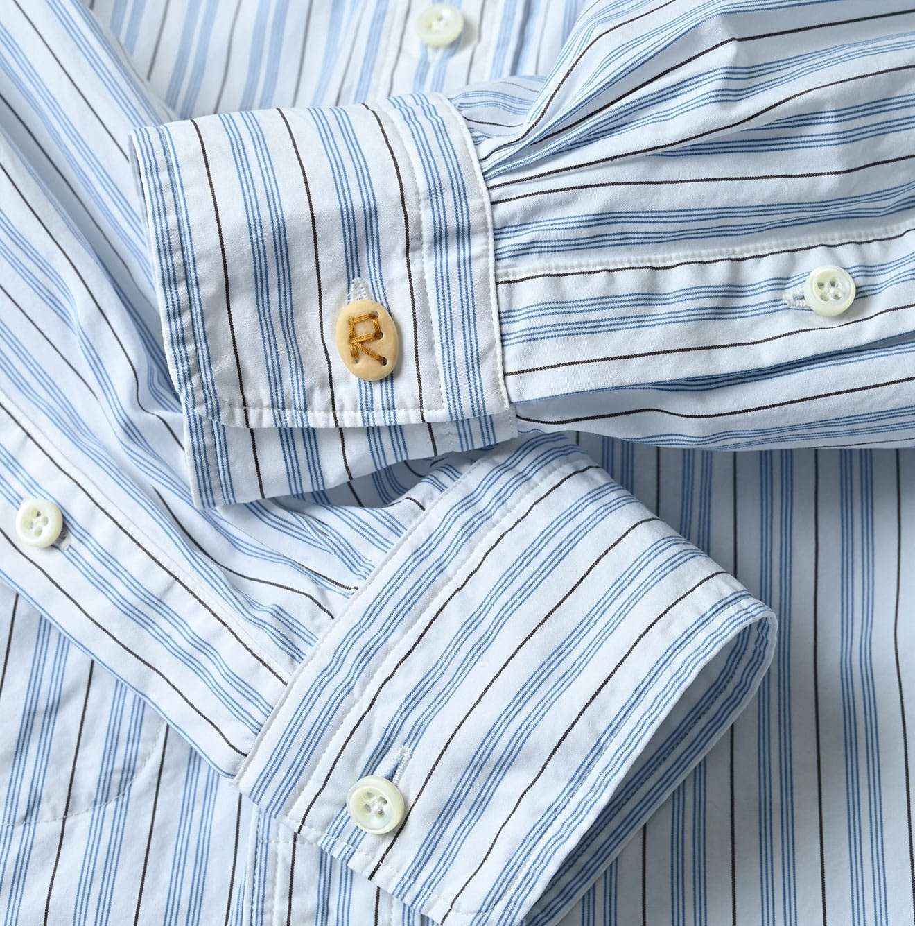 No.180 Miko 908 Loafer Button Down Shirt Detail