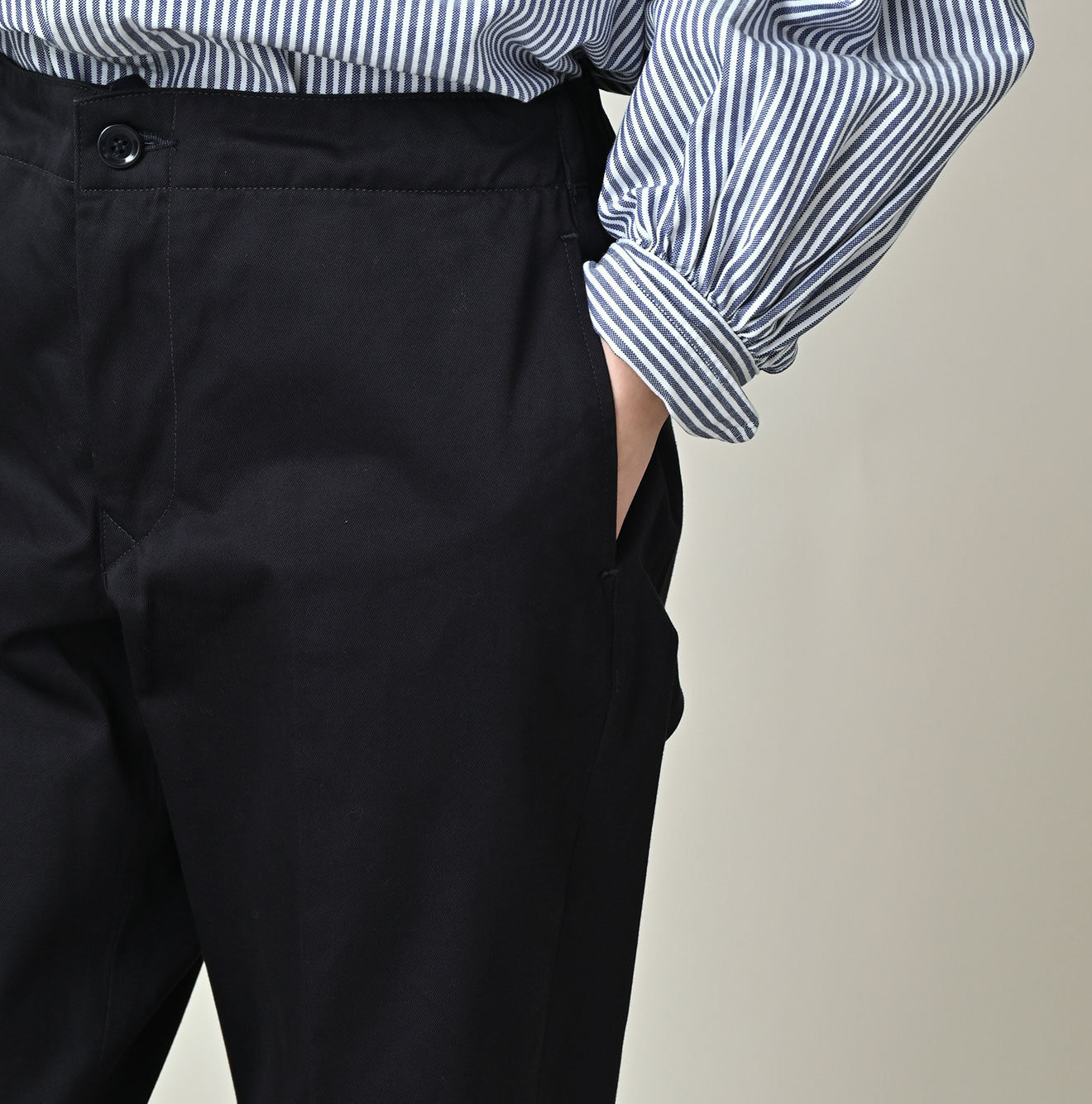 Double Thread Chino Sabrina Slacks Detail