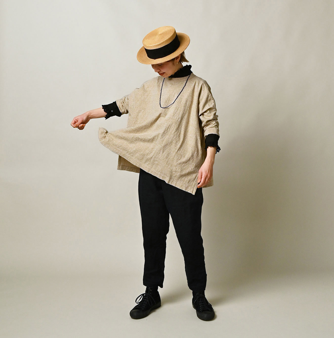 Top Tenjiku Big Slit T-shirt Female Model