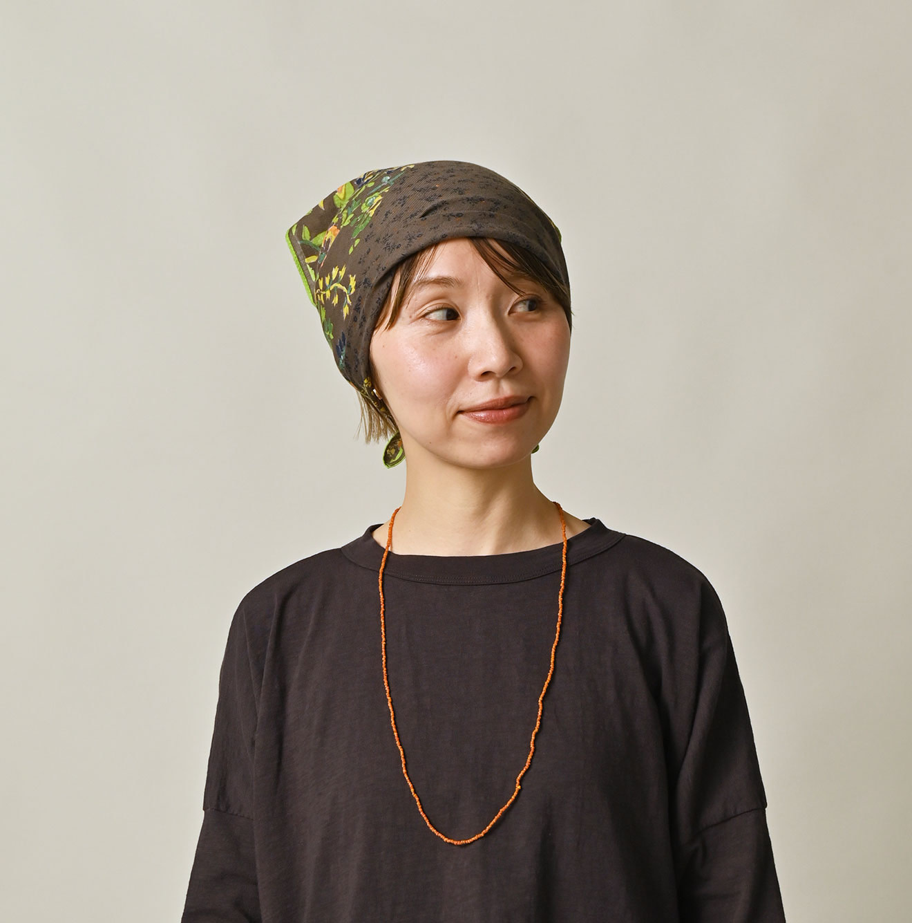 Supima Aya Patch Flower Bandana Female Model