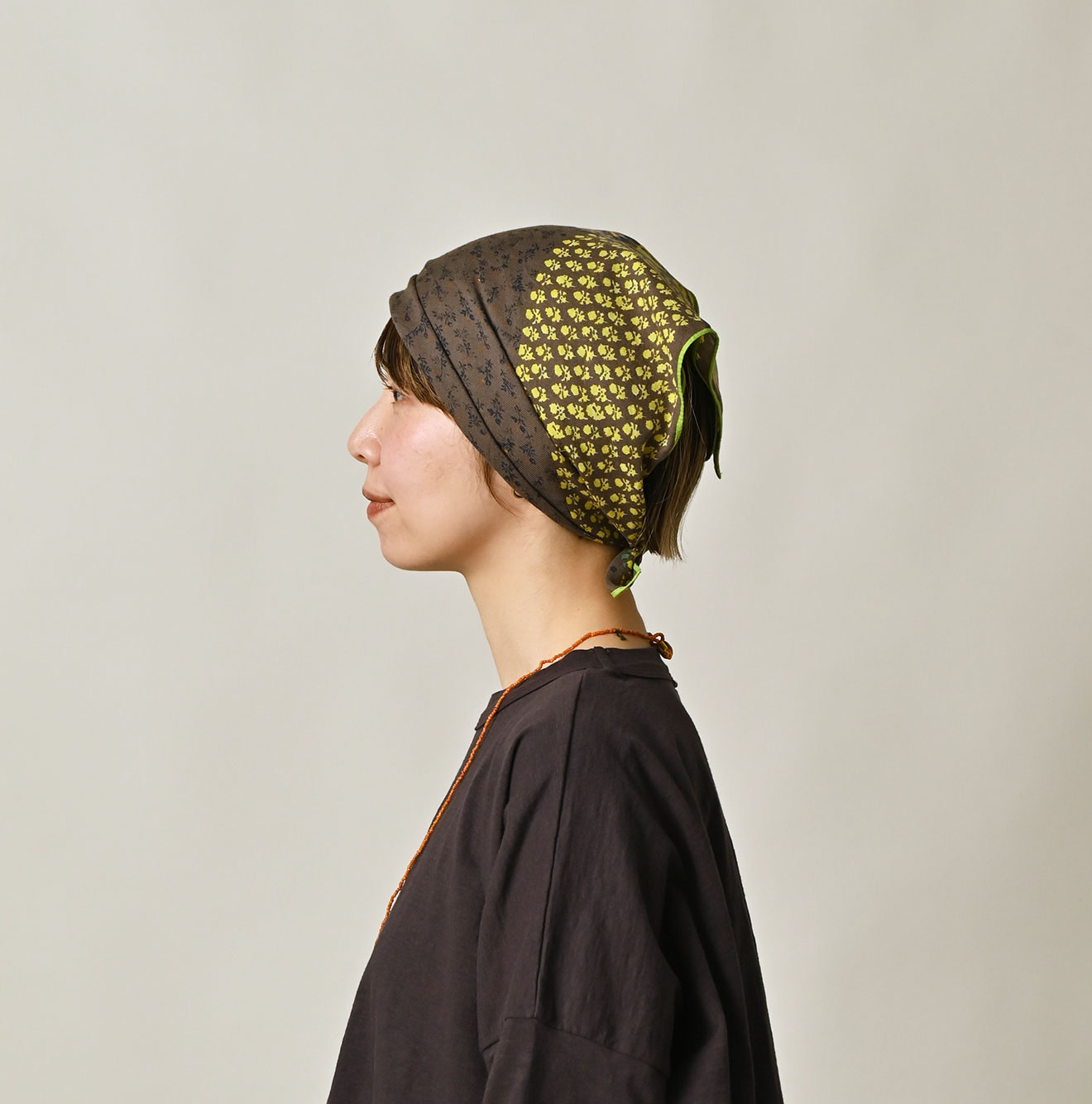 Supima Aya Patch Flower Bandana Female Model