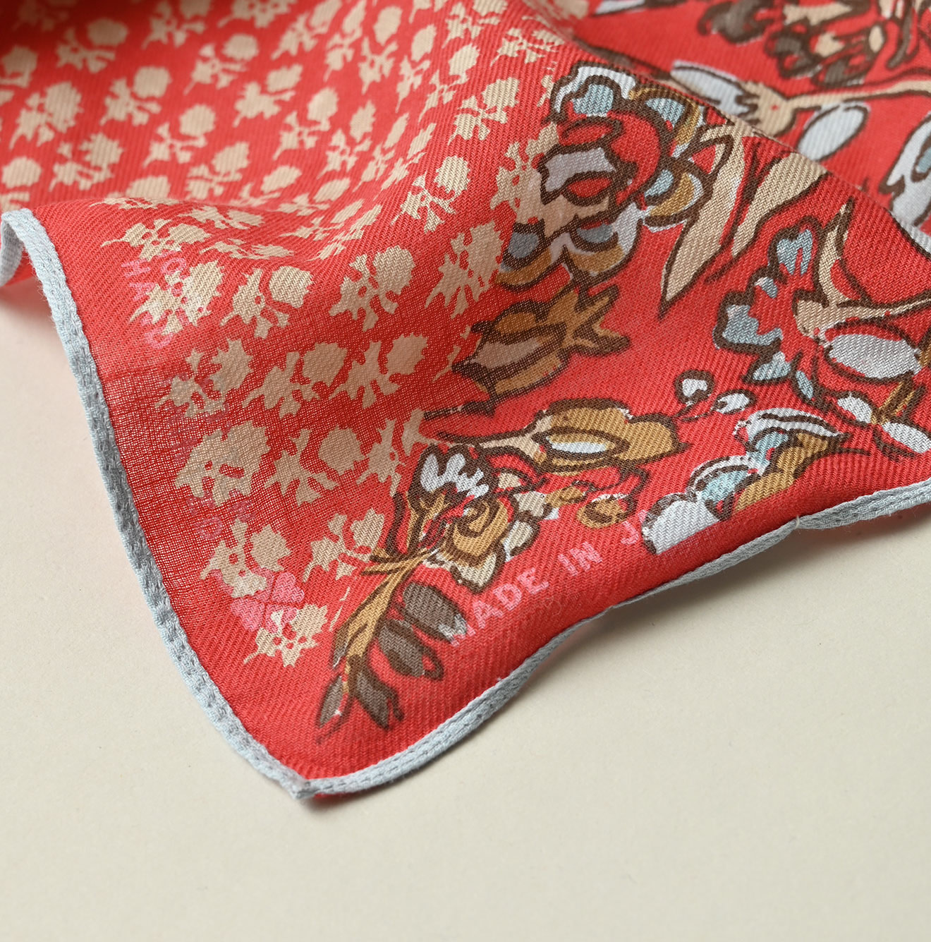 Supima Aya Patch Flower Bandana Detail