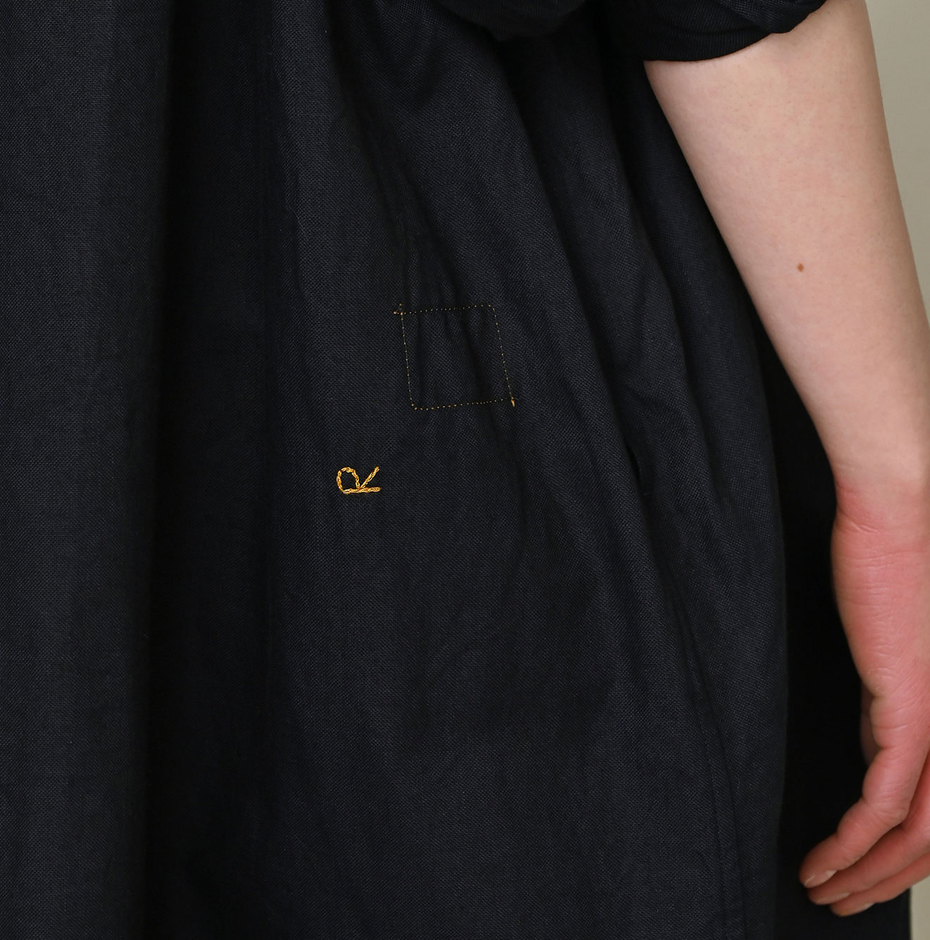 Indigo Supima OX Coupé Smock Detail