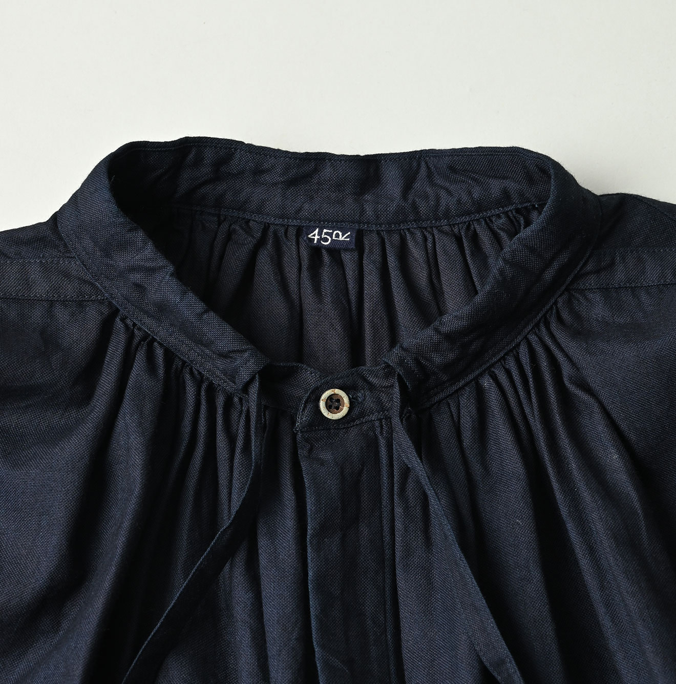 Indigo Supima OX Coupé Smock Detail