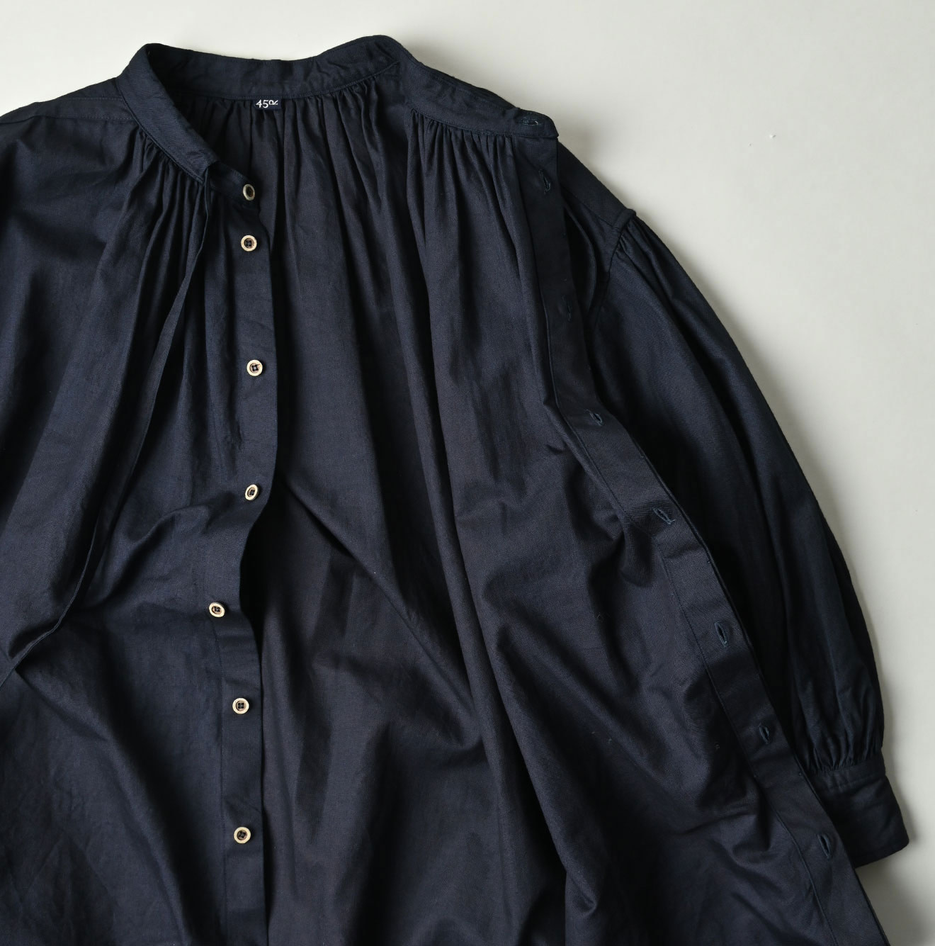 Indigo Supima OX Coupé Smock Detail