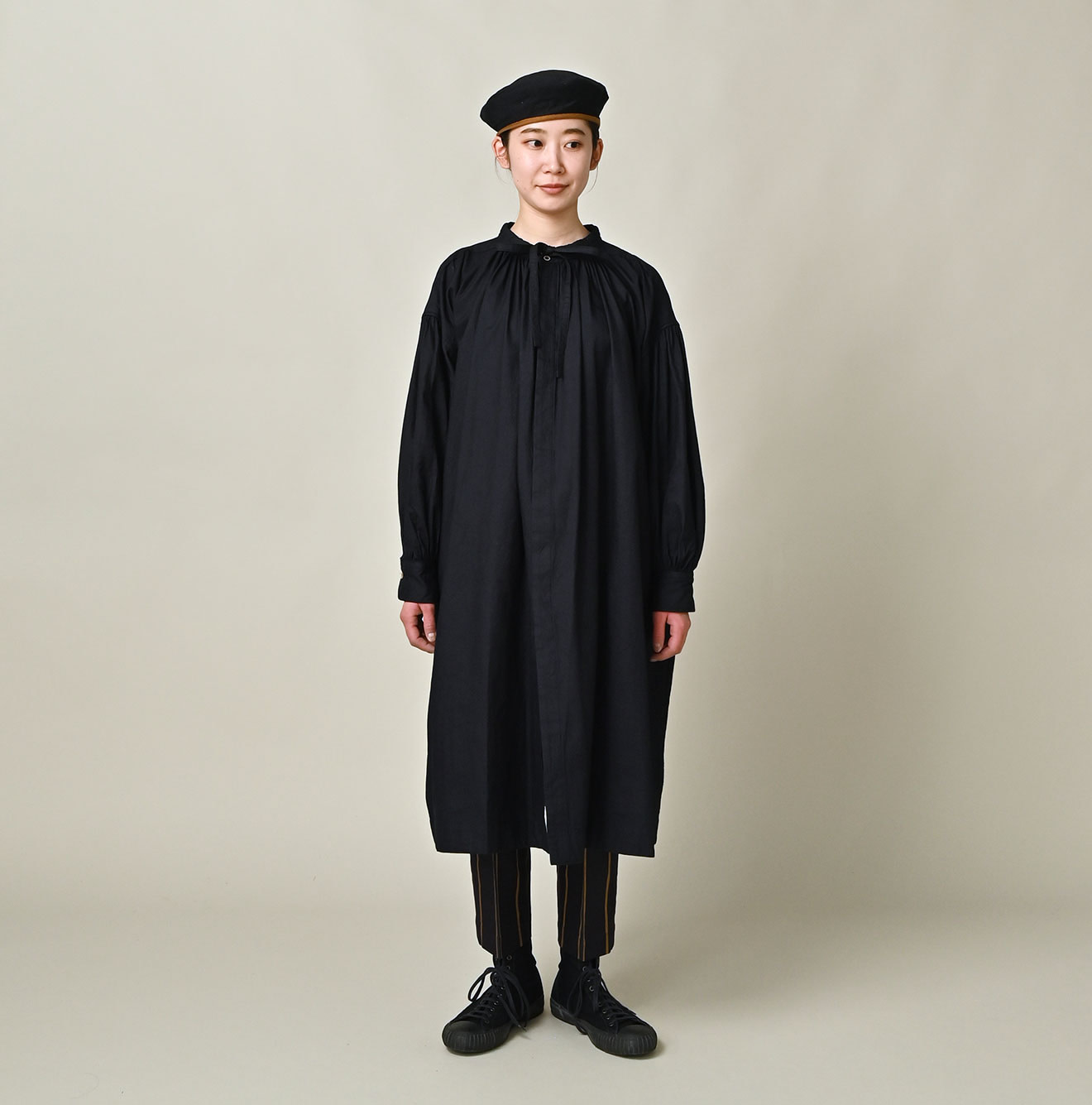 Indigo Supima OX Coupé Smock Female Model