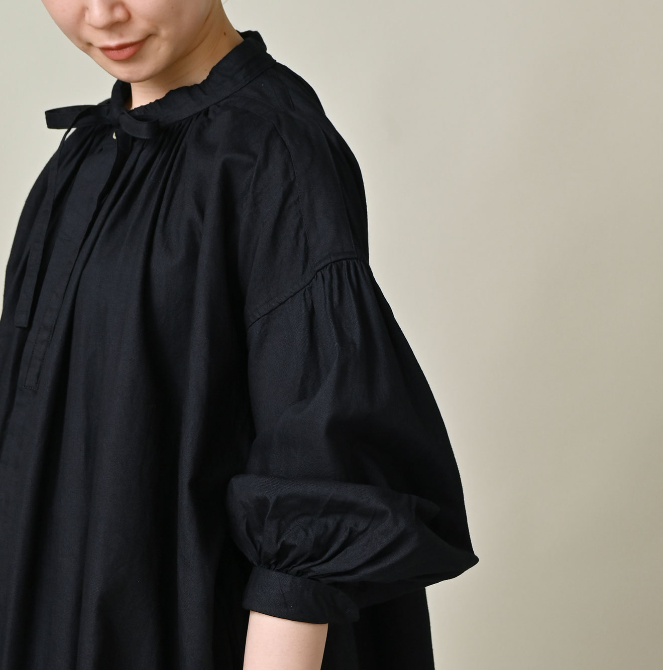 Indigo Supima OX Coupé Smock Detail