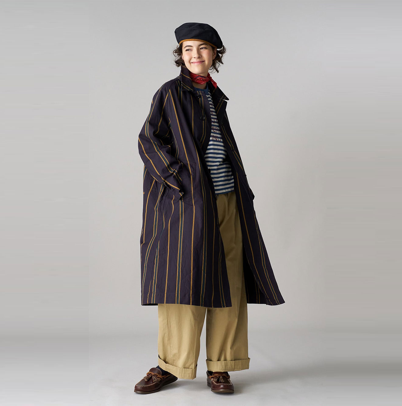 Gabardine Bulltile 908 Soutien Collar Coat Female Model