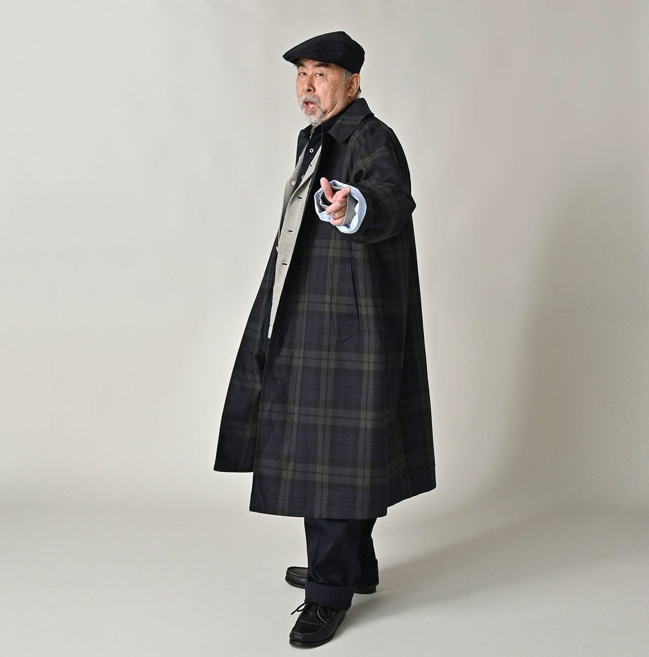 Gabardine Bulltile 908 Soutien Collar Coat Male Model