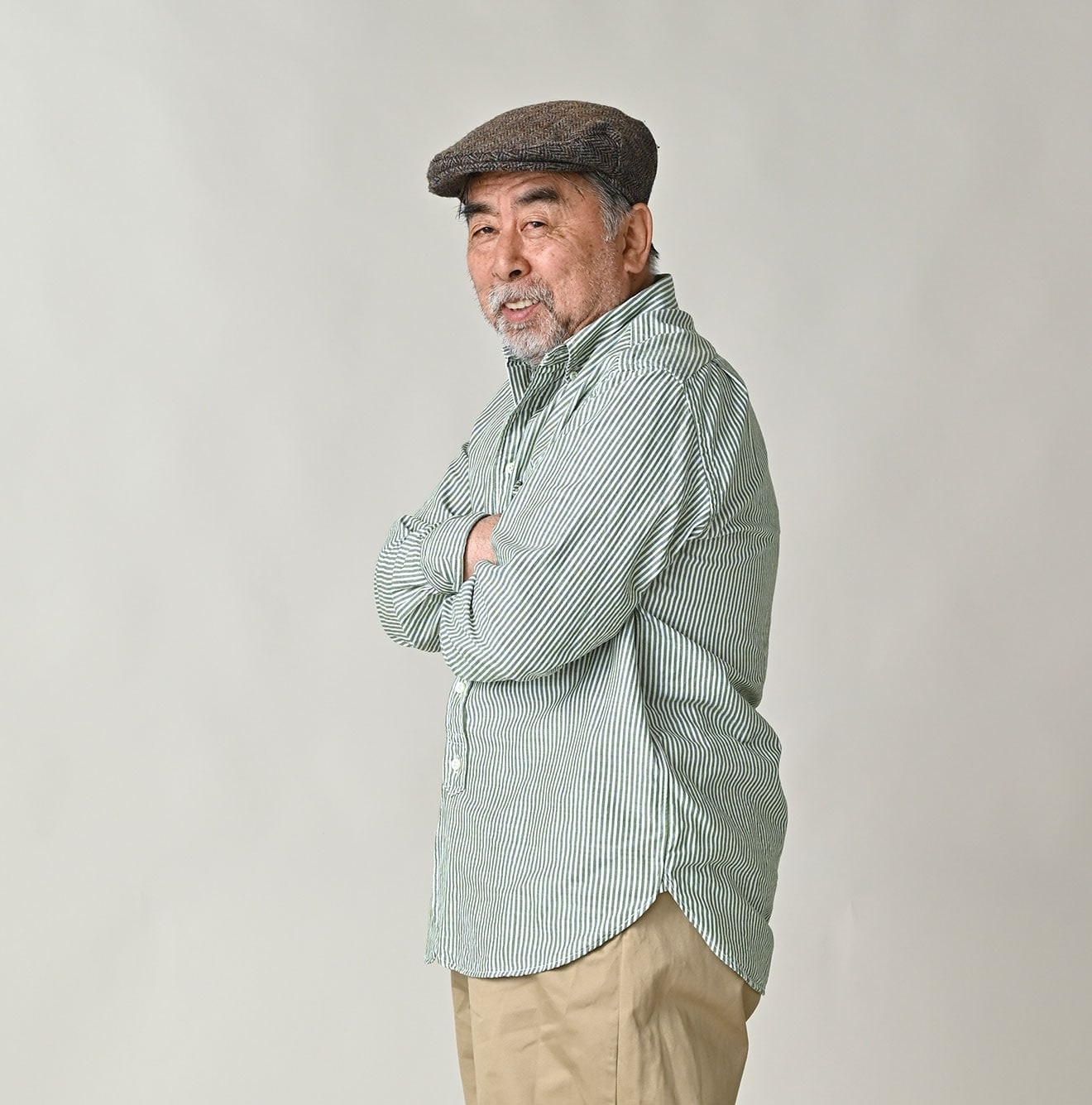 Supima OX 908 Loafer Button Down Shirt Male Model