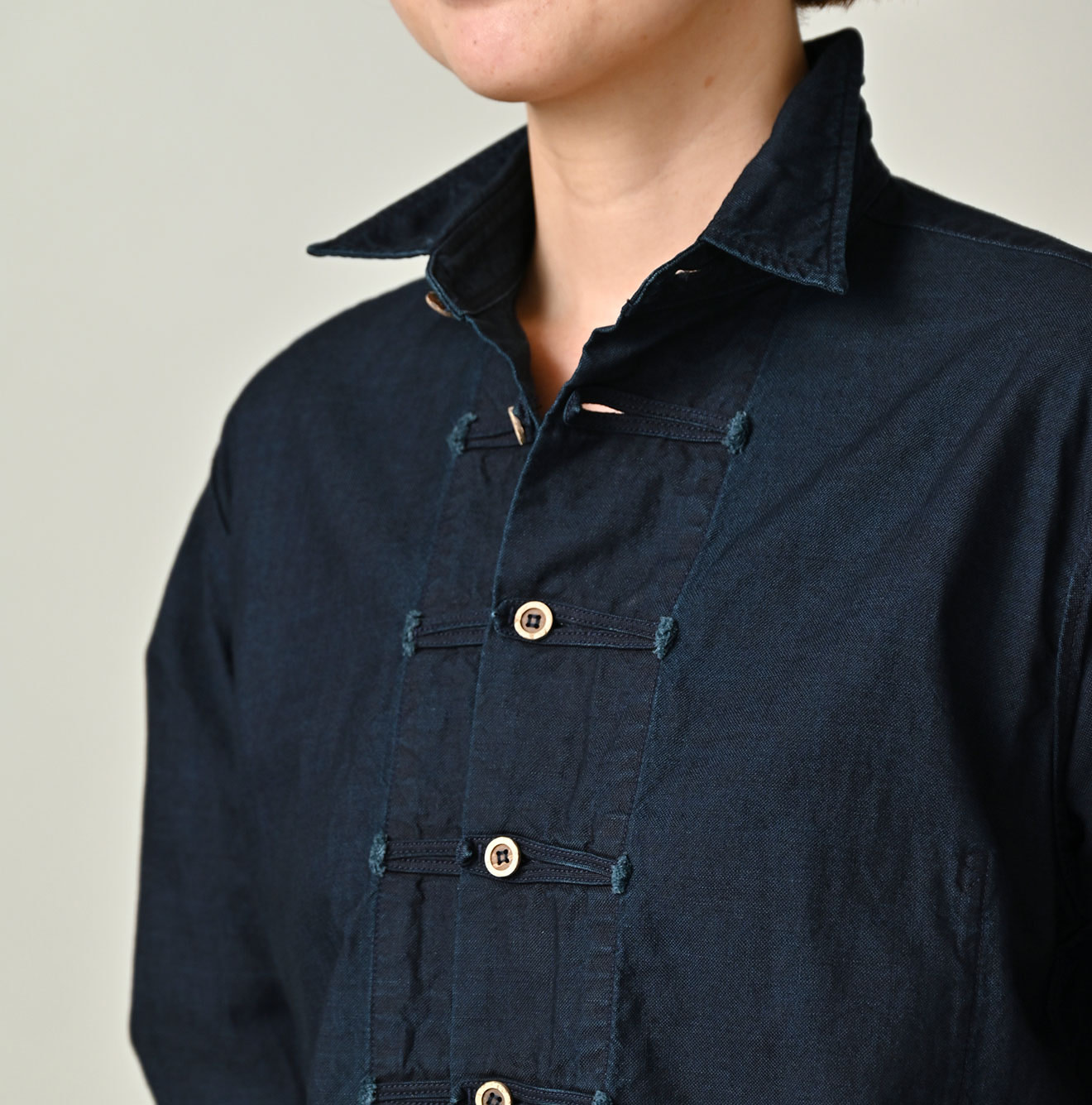 Indigo Supima OX 908 8-knot Shirt Detail