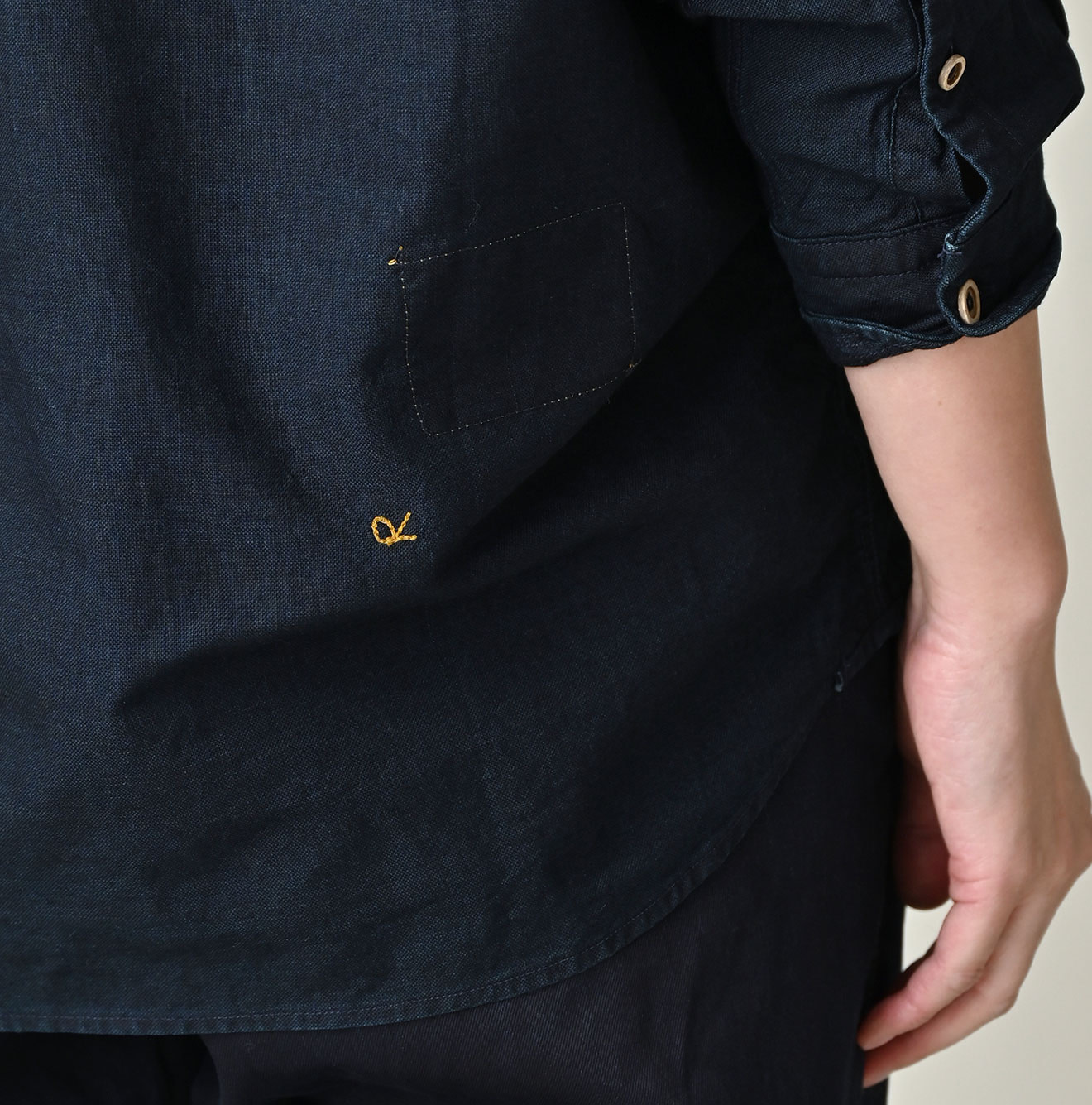 Indigo Supima OX 908 8-knot Shirt Detail