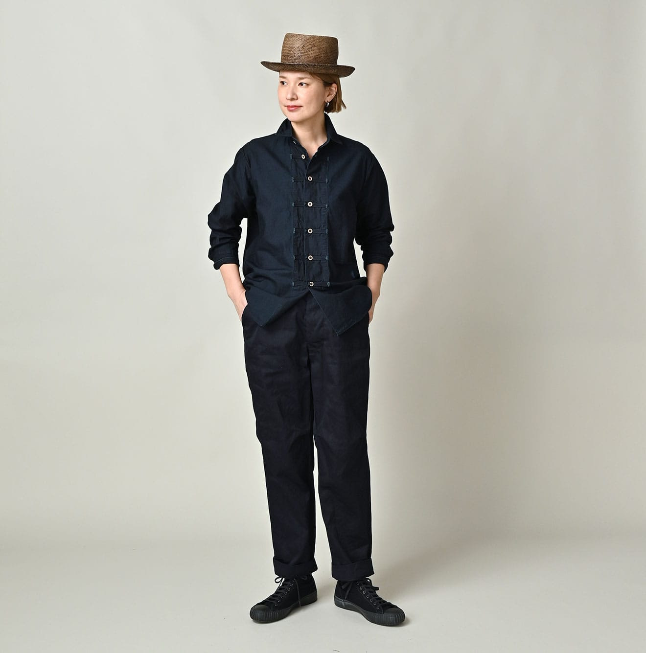 Indigo Supima OX 908 8-knot Shirt Female Model