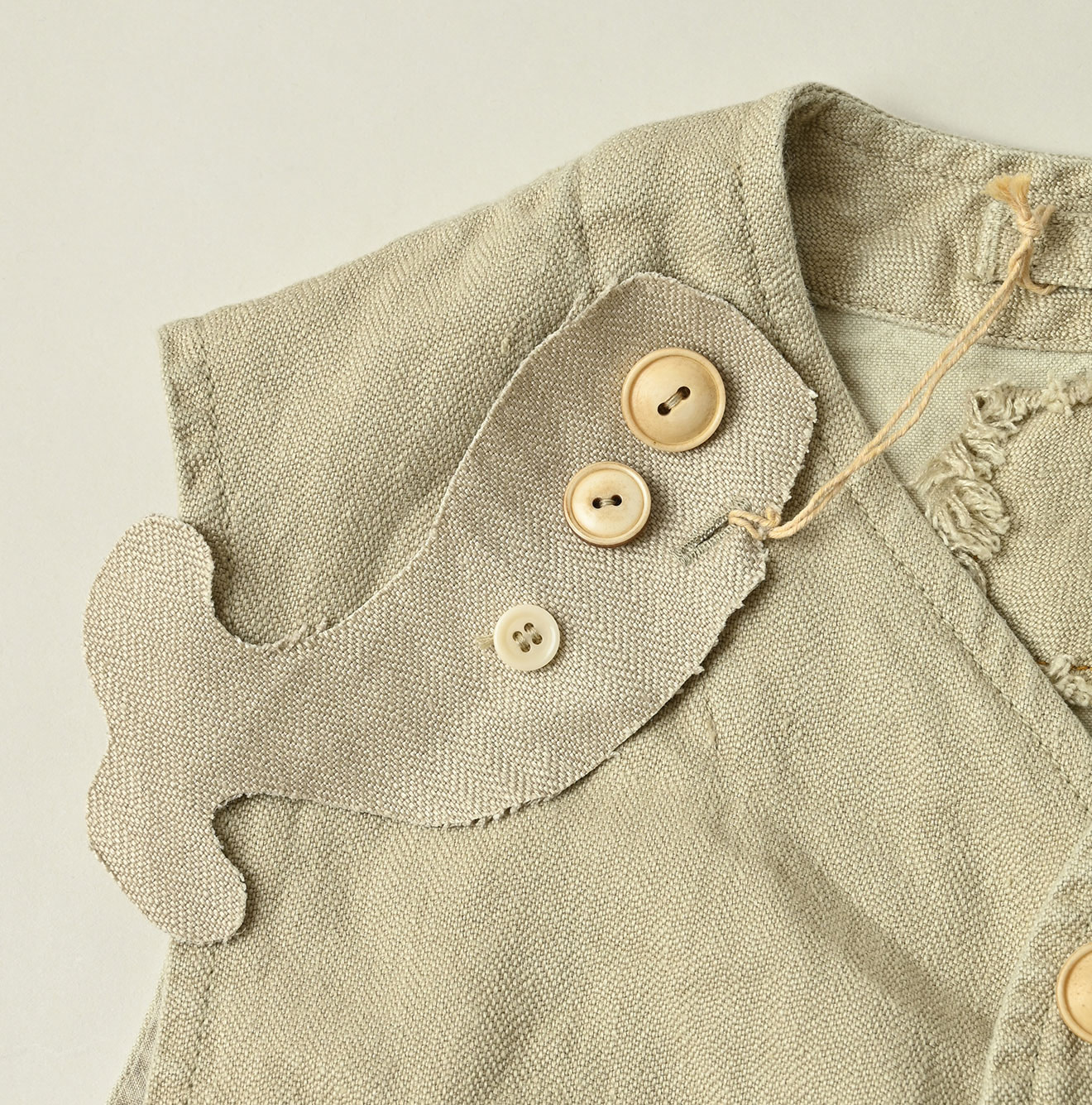 Linen Herringbone 908 Vest Detail