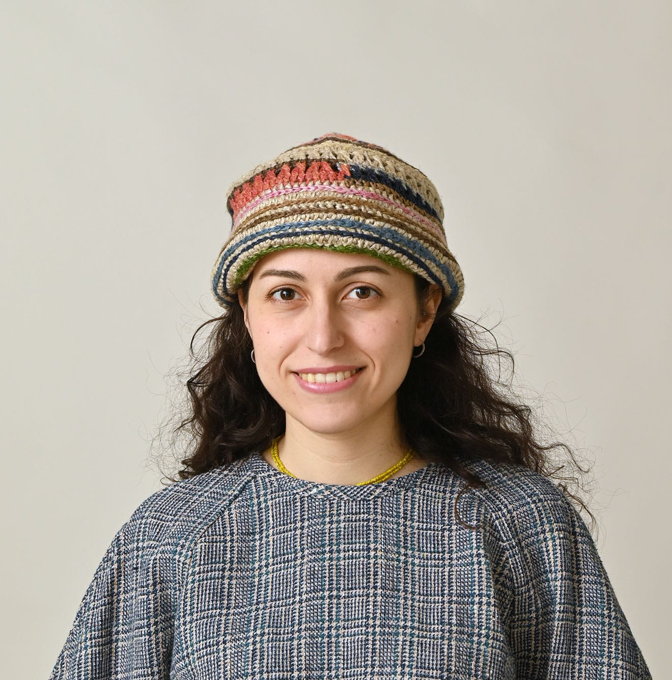 Linen Rug Knitted Cap Female Model