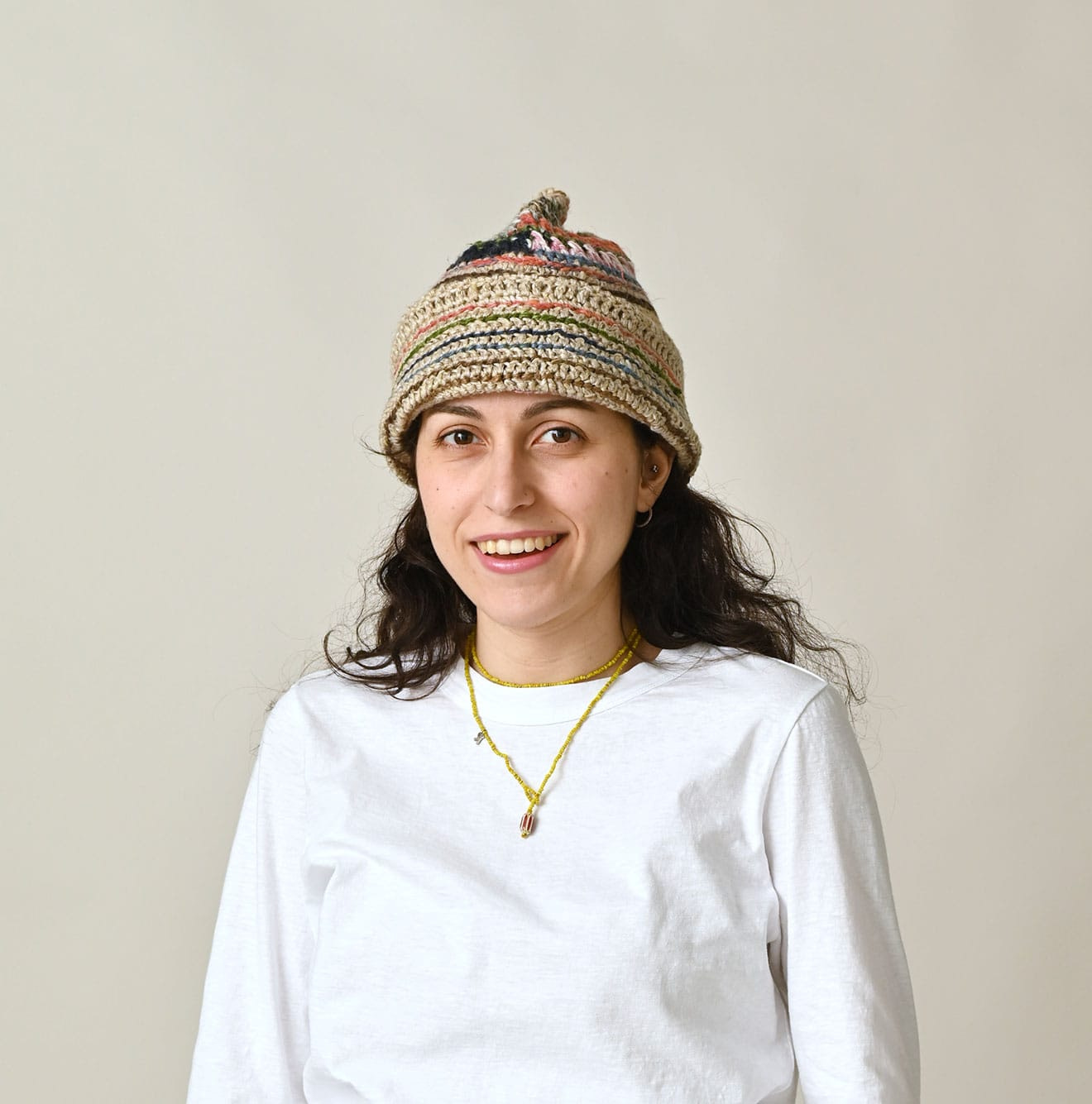 Linen Rug Knitted Cap Female Model