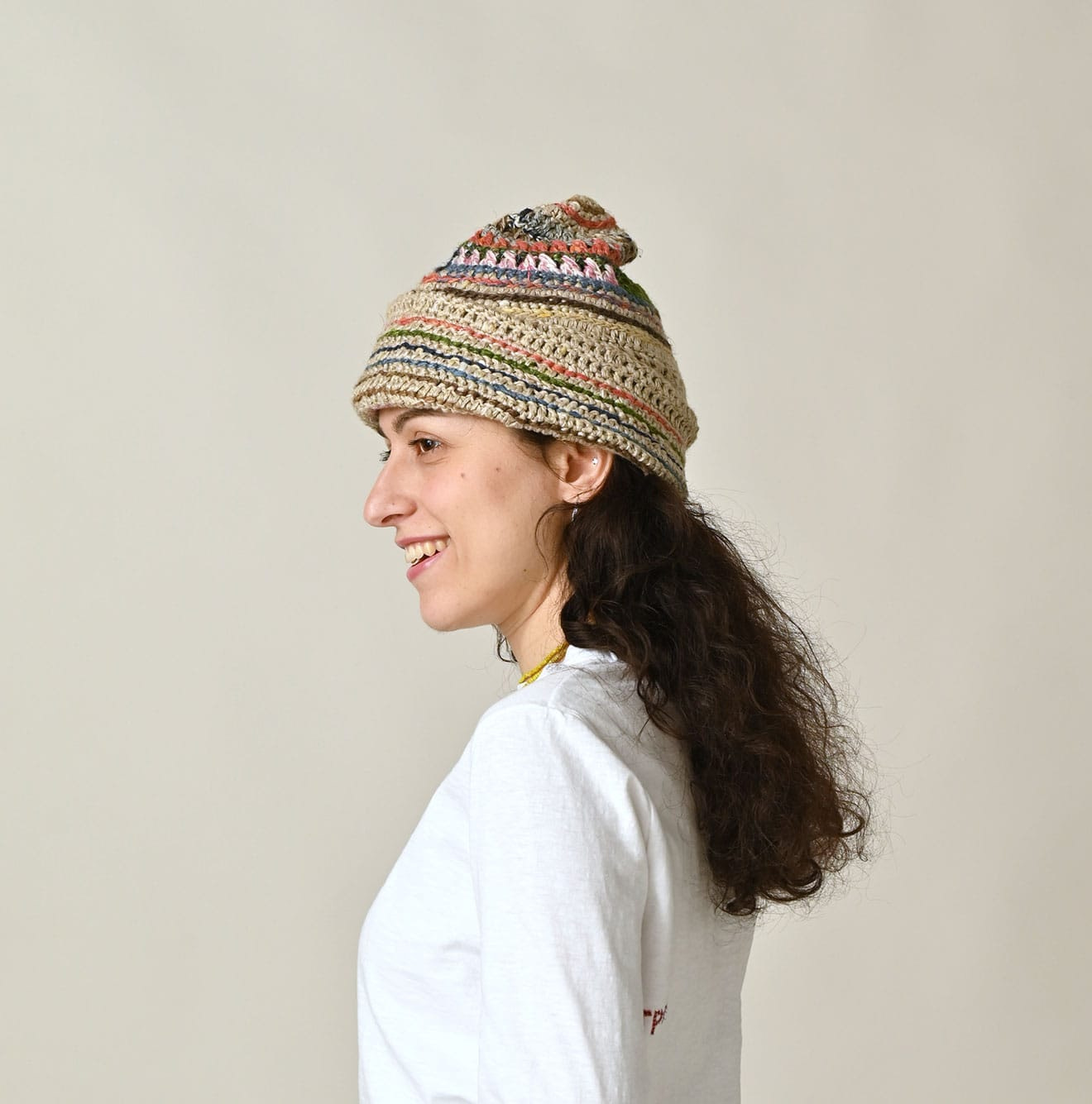 Linen Rug Knitted Cap Female Model