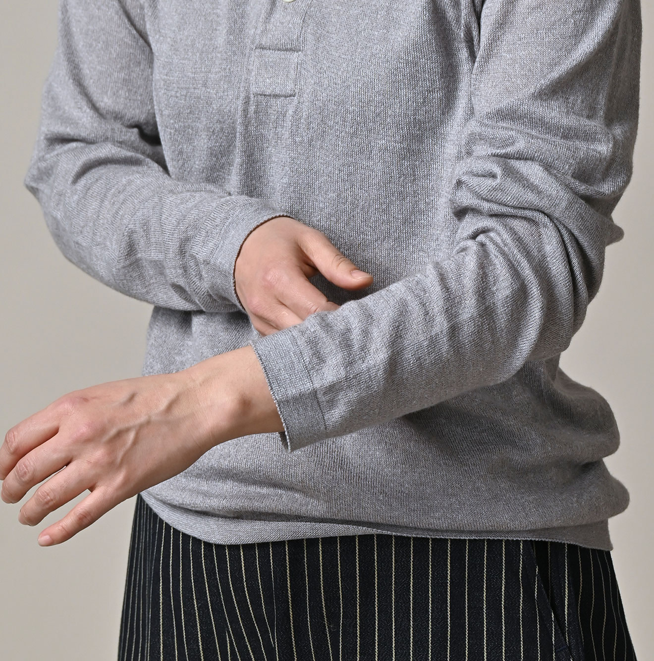 Whole Super Gauze 908 Henley Detail