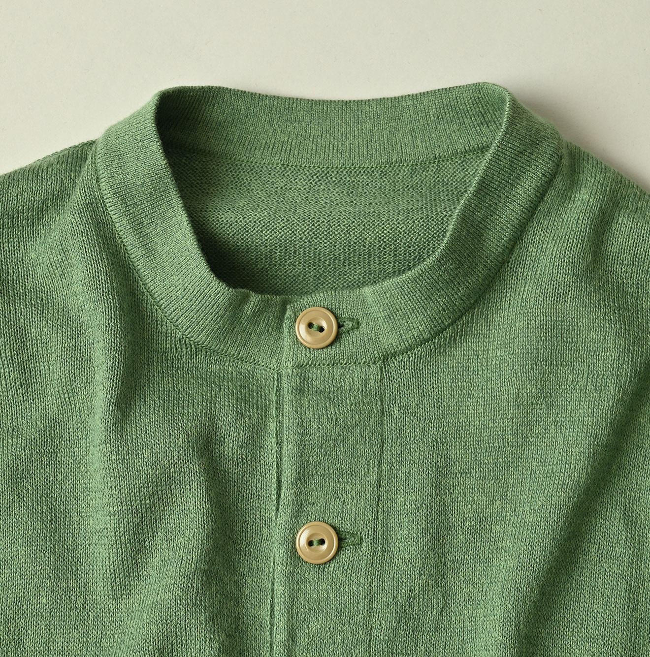 Whole Super Gauze 908 Henley Detail