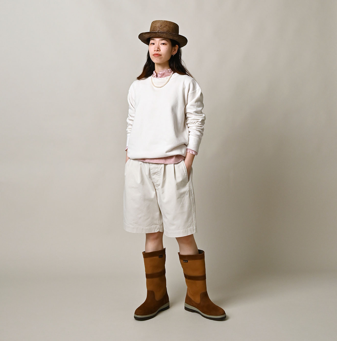 High Density Duck 908 Peg Short Pants Female Model