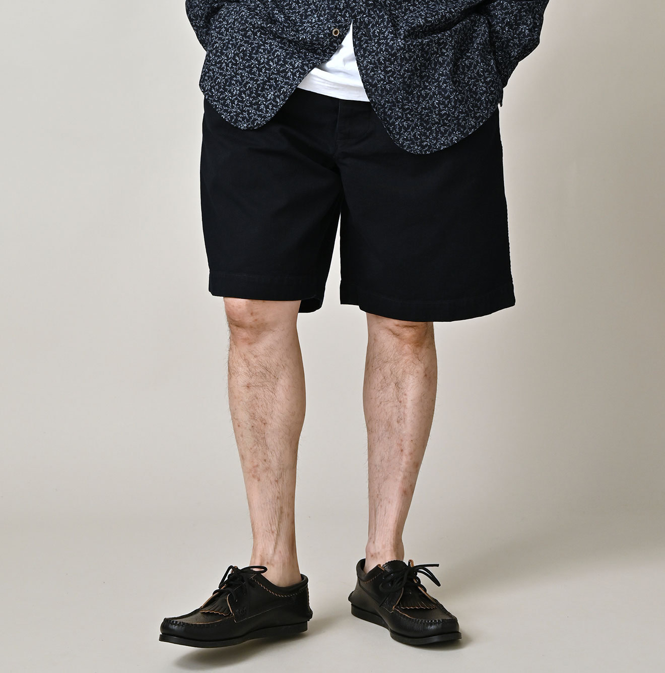 Indigo High Density Duck 908 Peg Short Pants Male Model