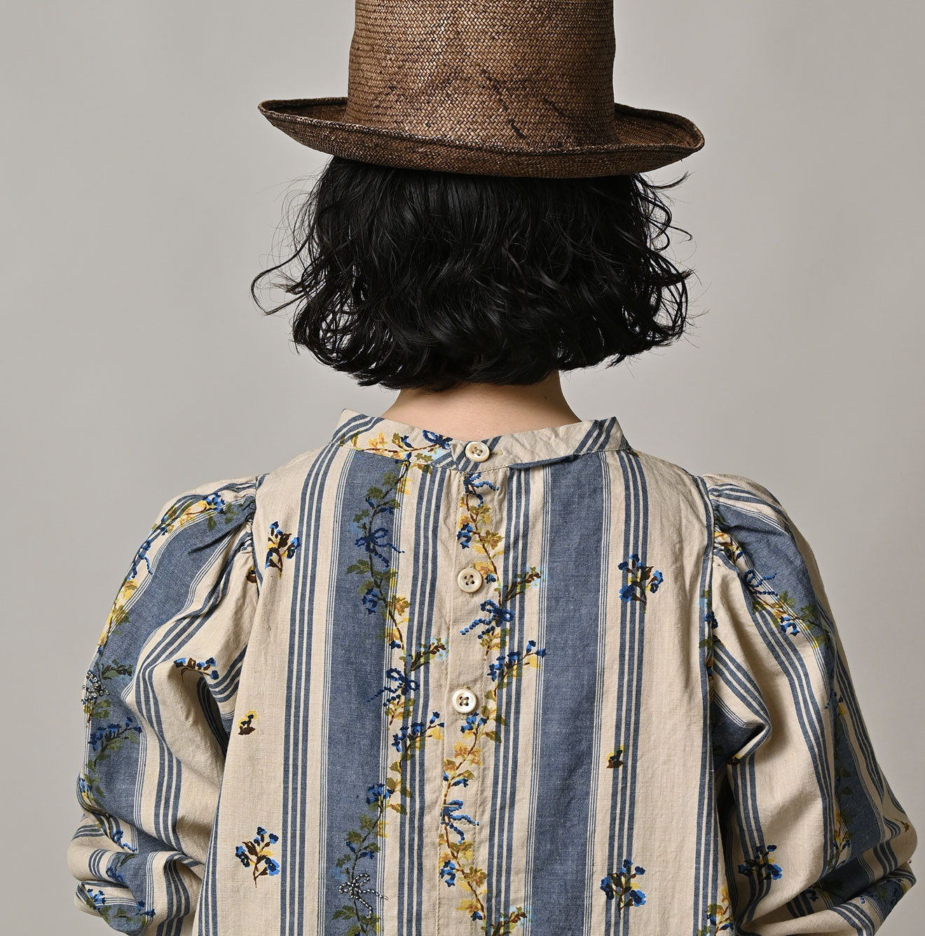 Indian Khadi OX SAIJIKI Poyon Puff Blouse Detail