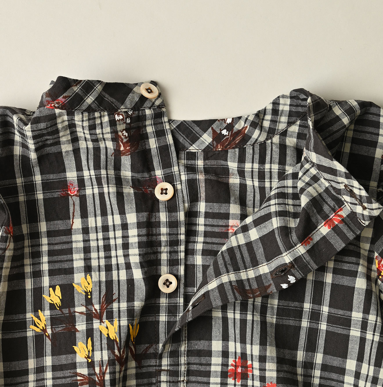 Indian Khadi OX SAIJIKI Poyon Puff Blouse Detail