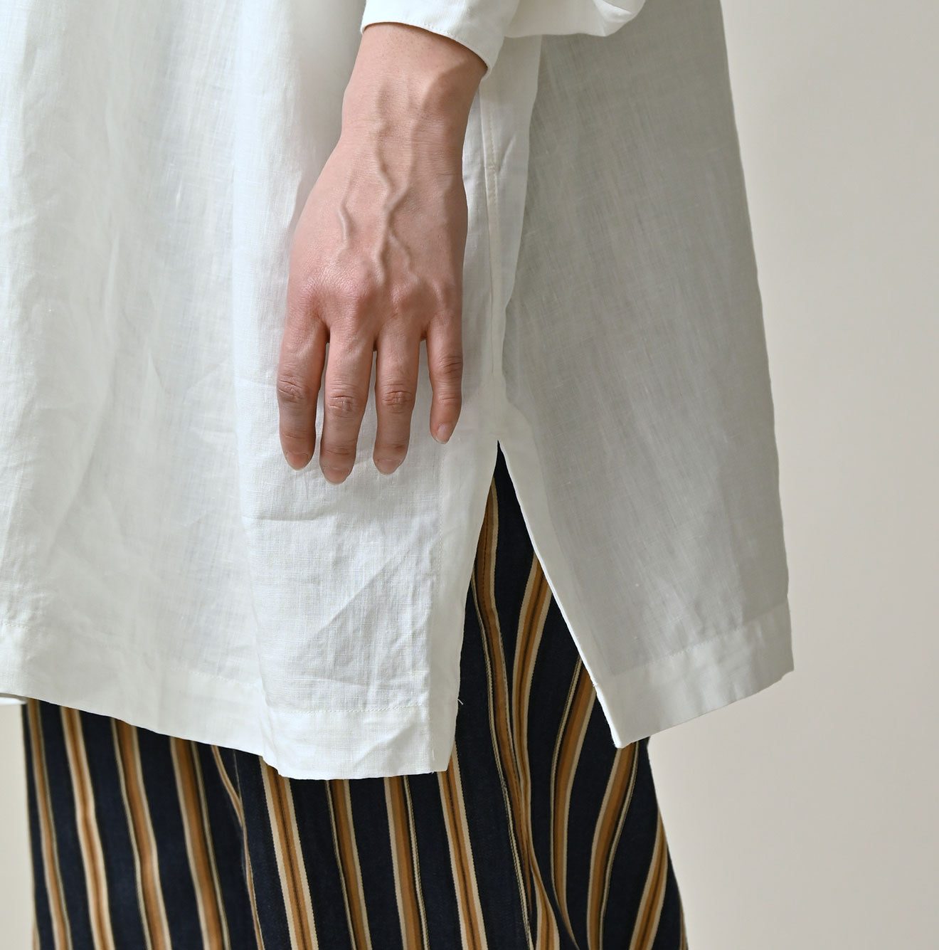 60 Linen Smock Shirt Detail