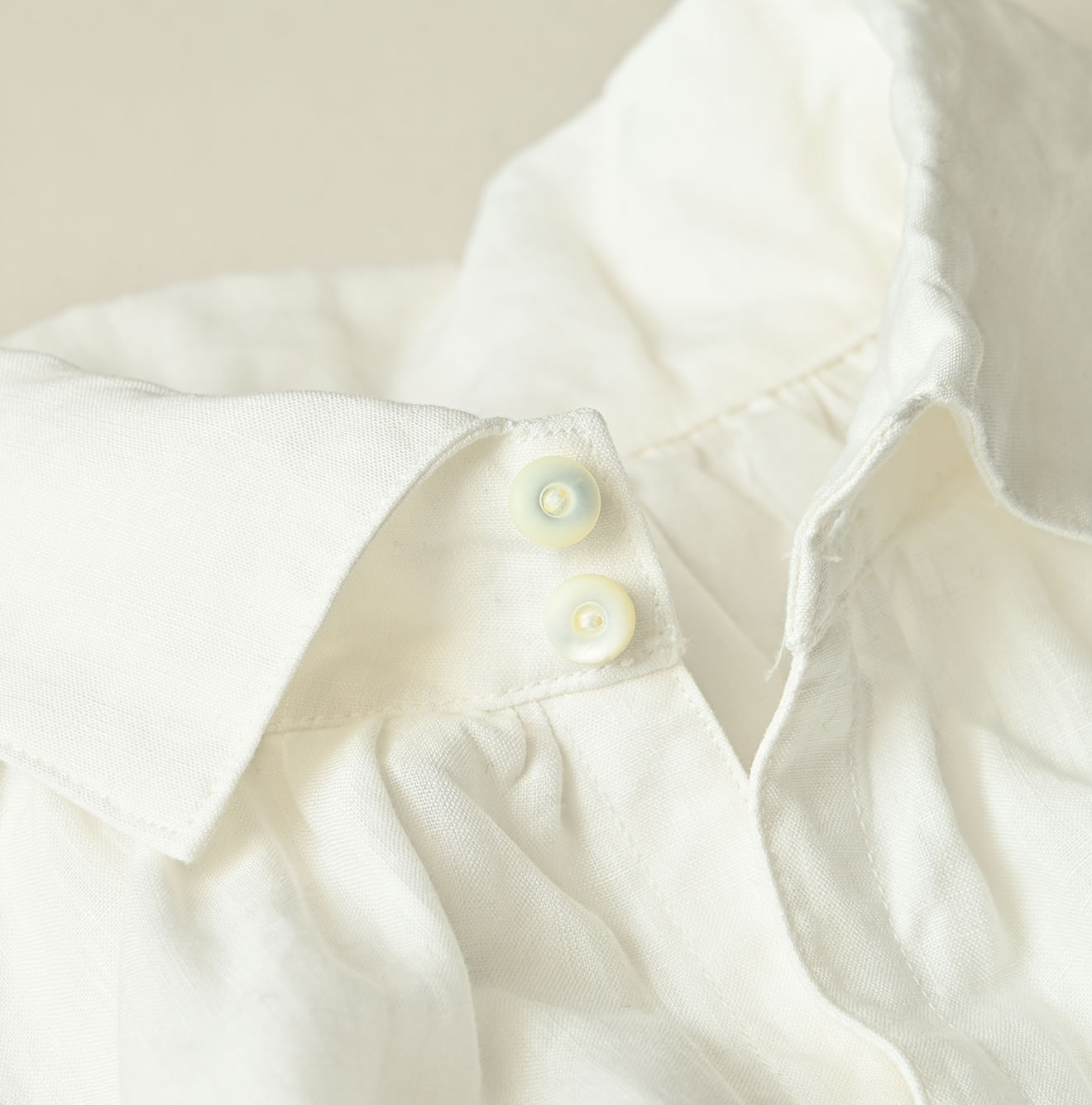 60 Linen Smock Shirt Detail