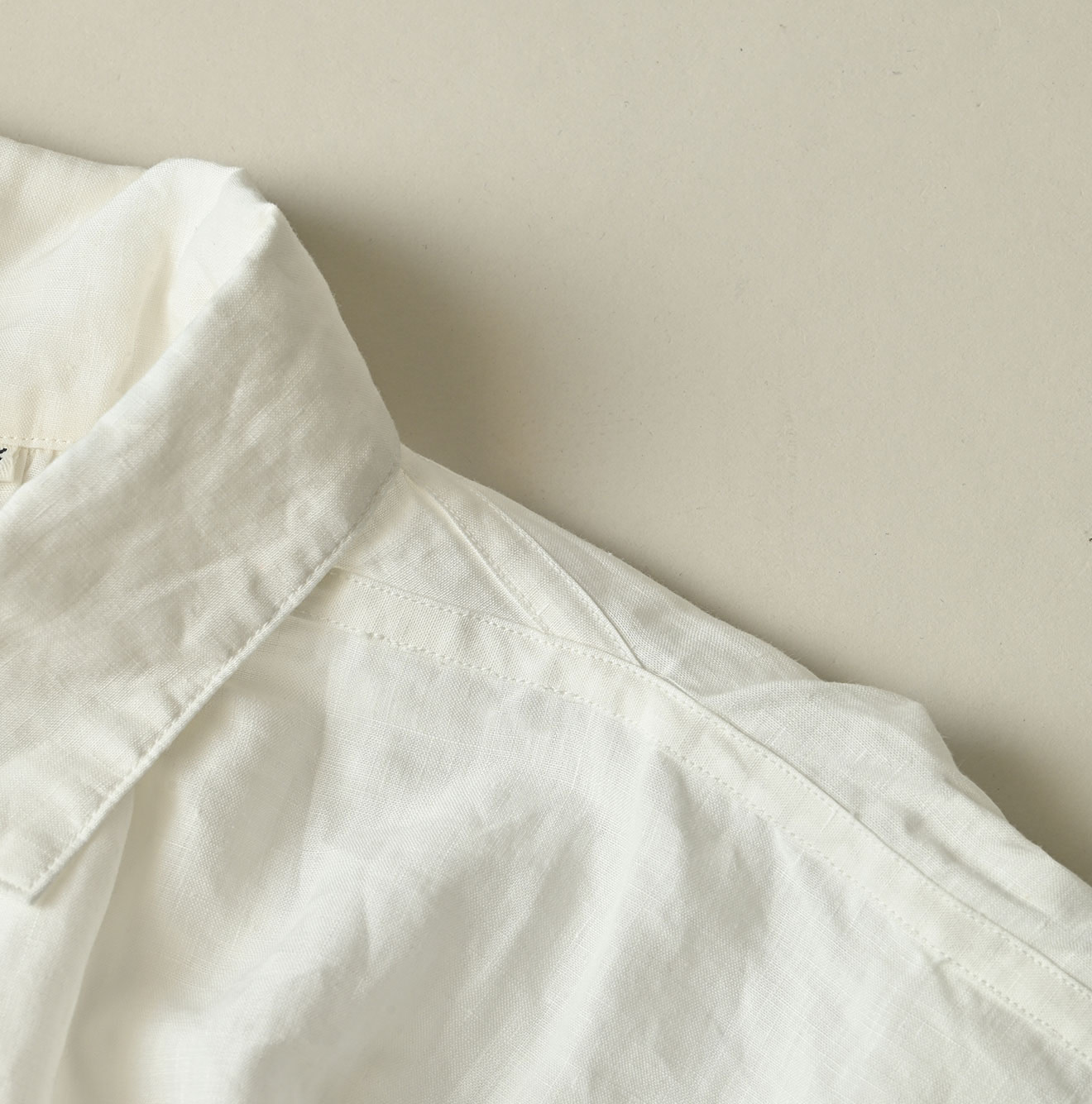 60 Linen Smock Shirt Detail