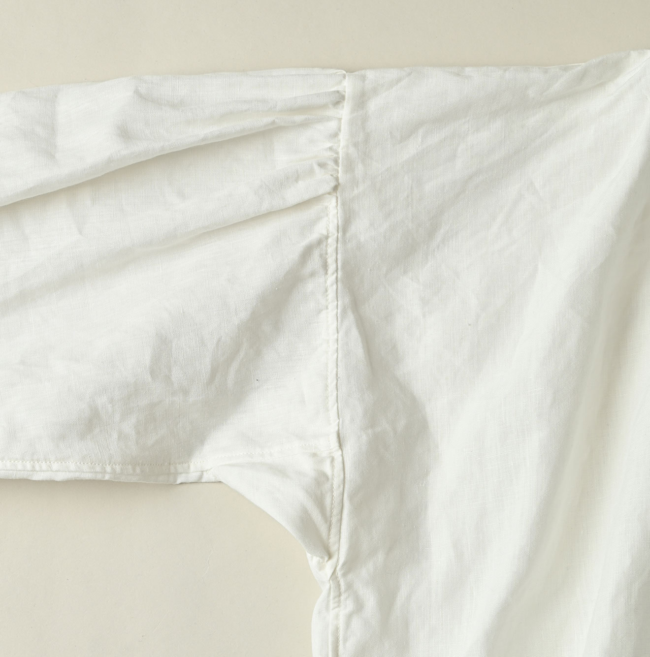 60 Linen Smock Shirt Detail