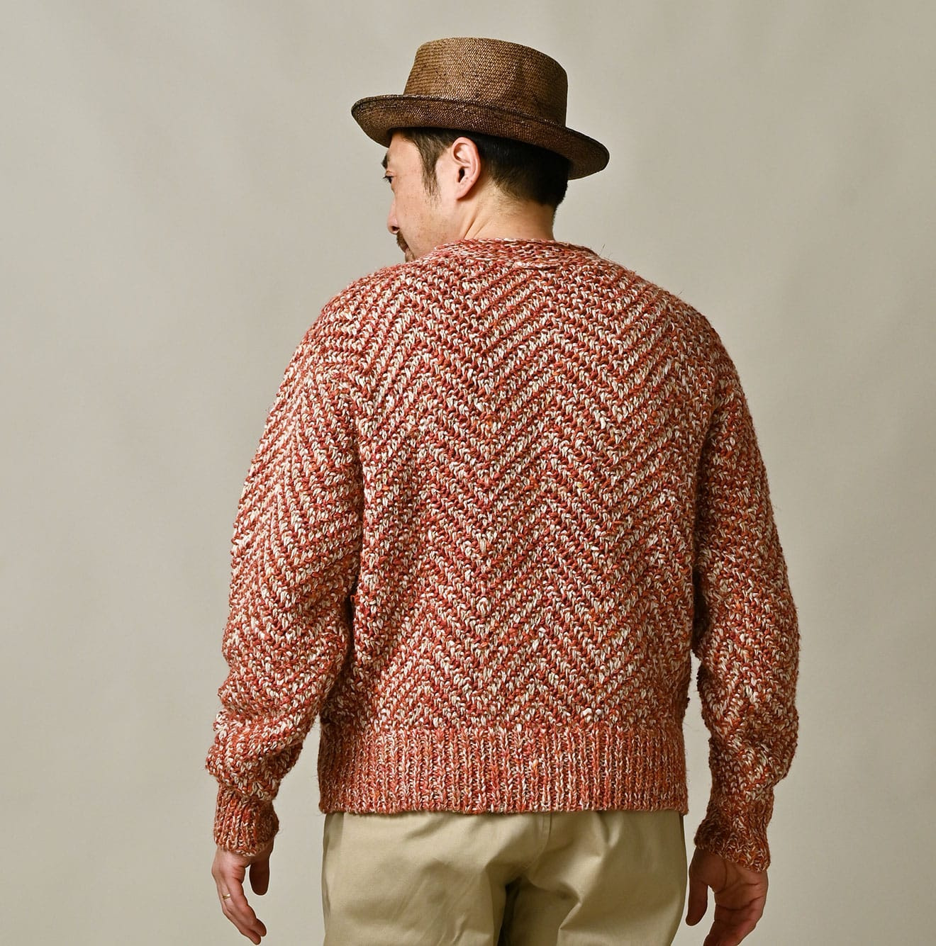 Linen Herringbone 908 Sweater Male Model