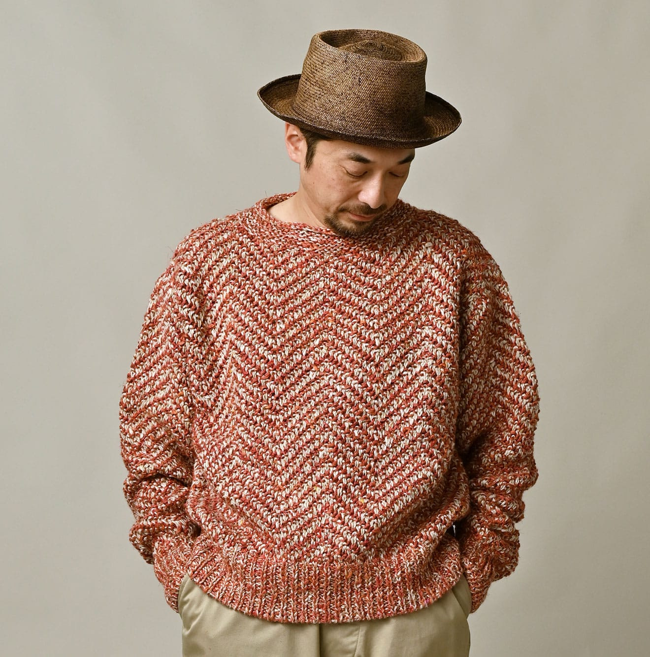 Linen Herringbone 908 Sweater Male Model