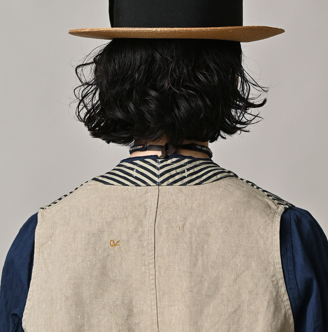 78 Satin Hickory Nou Detail