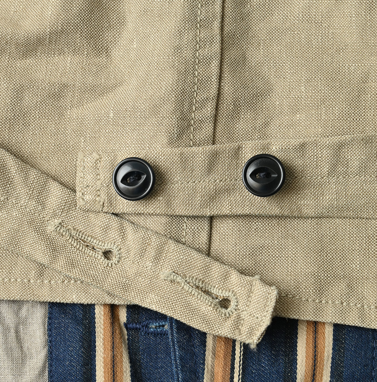 78 Satin Hickory Nou Detail