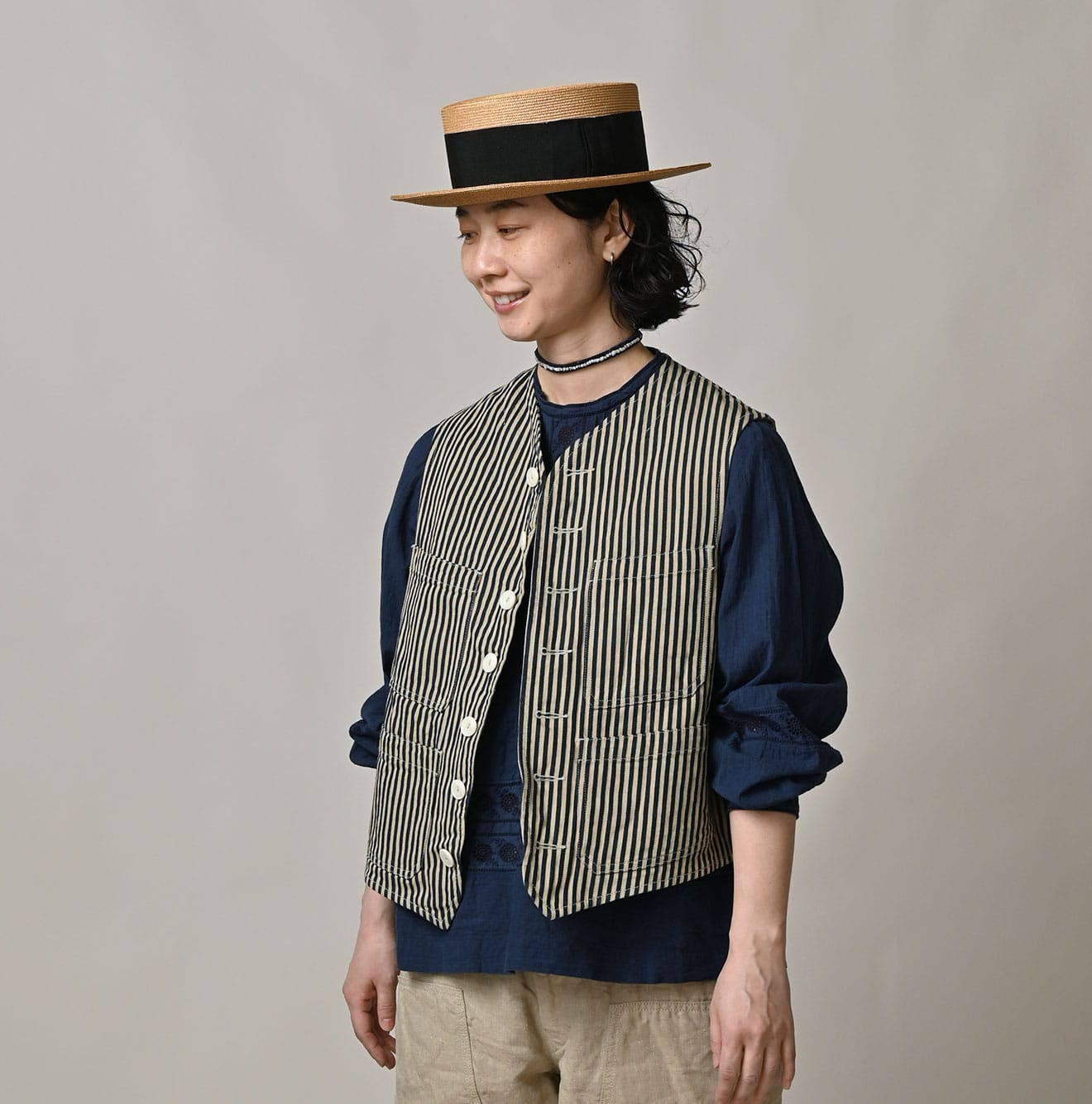 78 Satin Hickory Nou Female Model