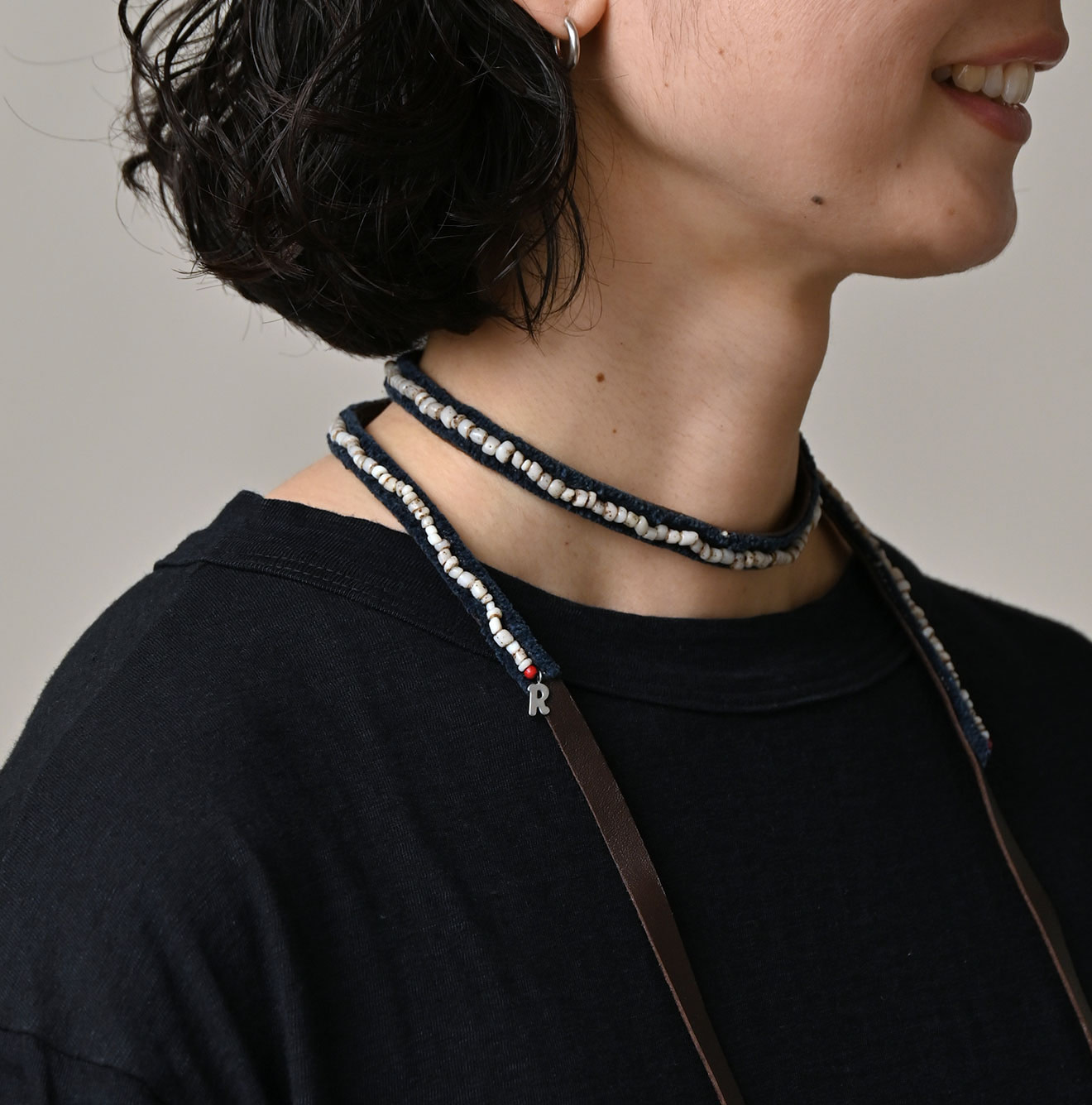 Antique Beads Leather Waist Tie Female Model