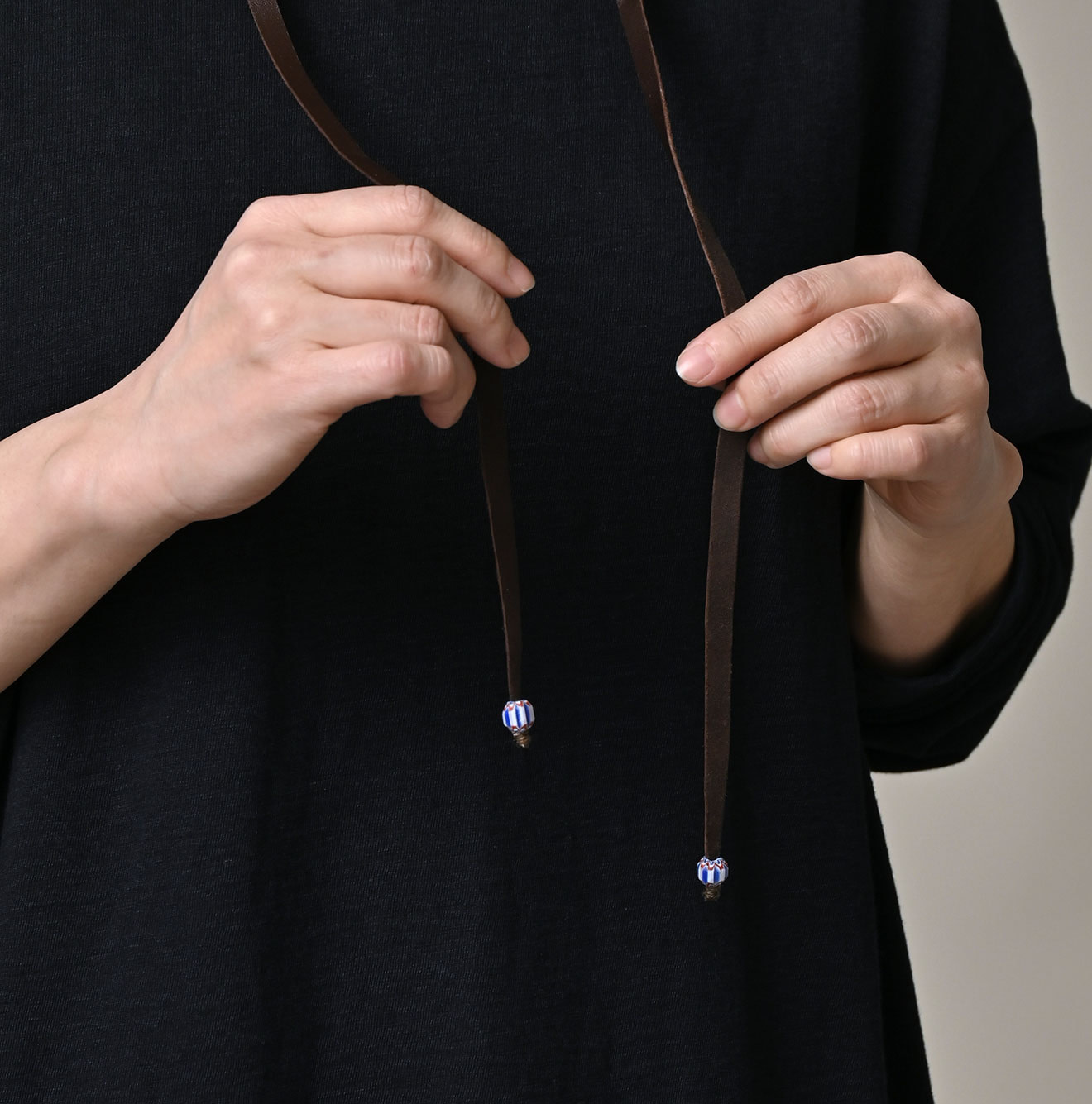 Antique Beads Leather Waist Tie Female Model