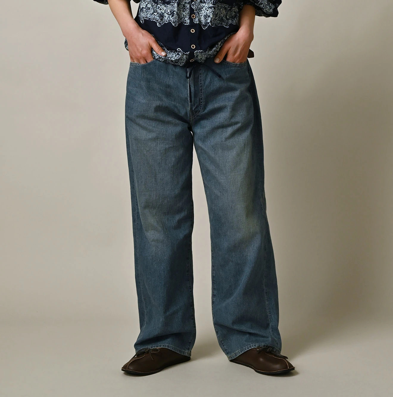 Mugihiko Denim Charlotte 5 Tan Female Model