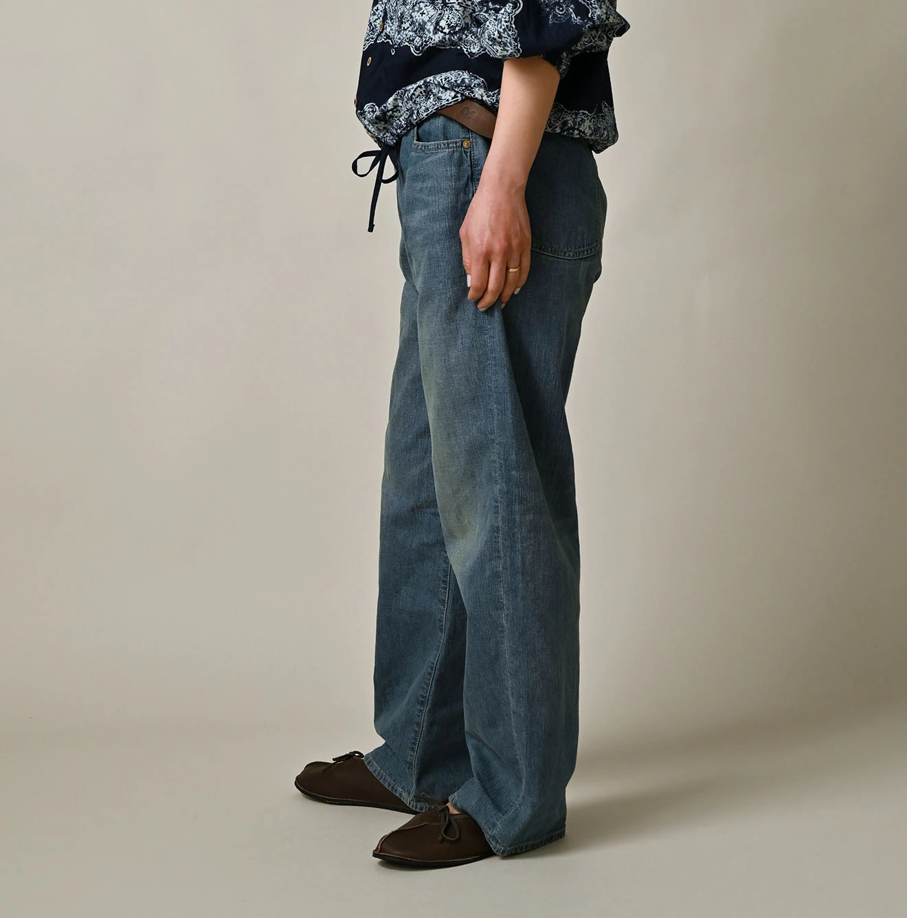 Mugihiko Denim Charlotte 5 Tan Female Model