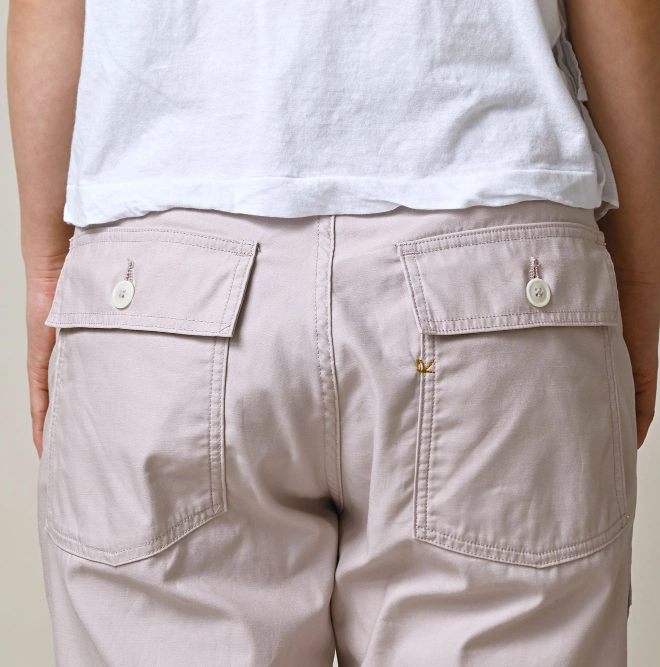 Thin Back Satin 908 Baker Short Pants Detail