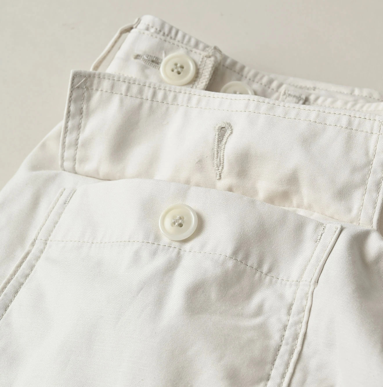 Thin Back Satin 908 Baker Short Pants Detail