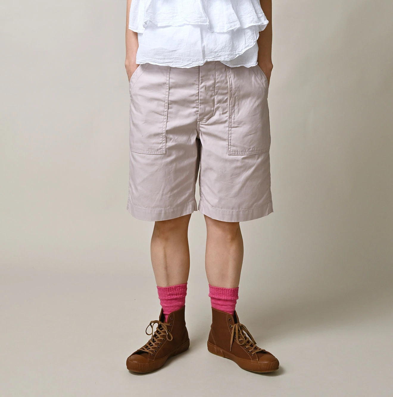 Thin Back Satin 908 Baker Short Pants Female Model