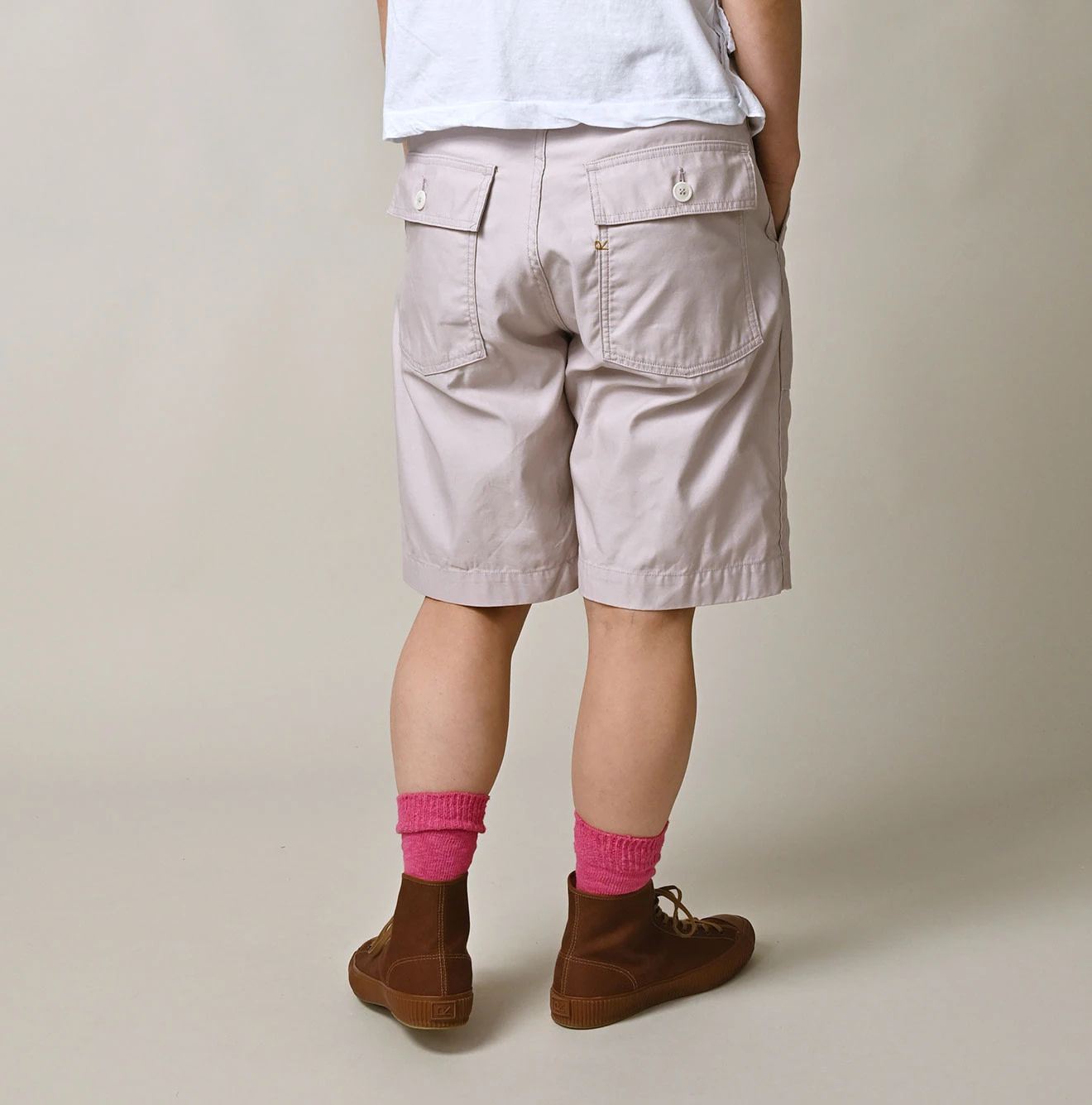 Thin Back Satin 908 Baker Short Pants Female Model