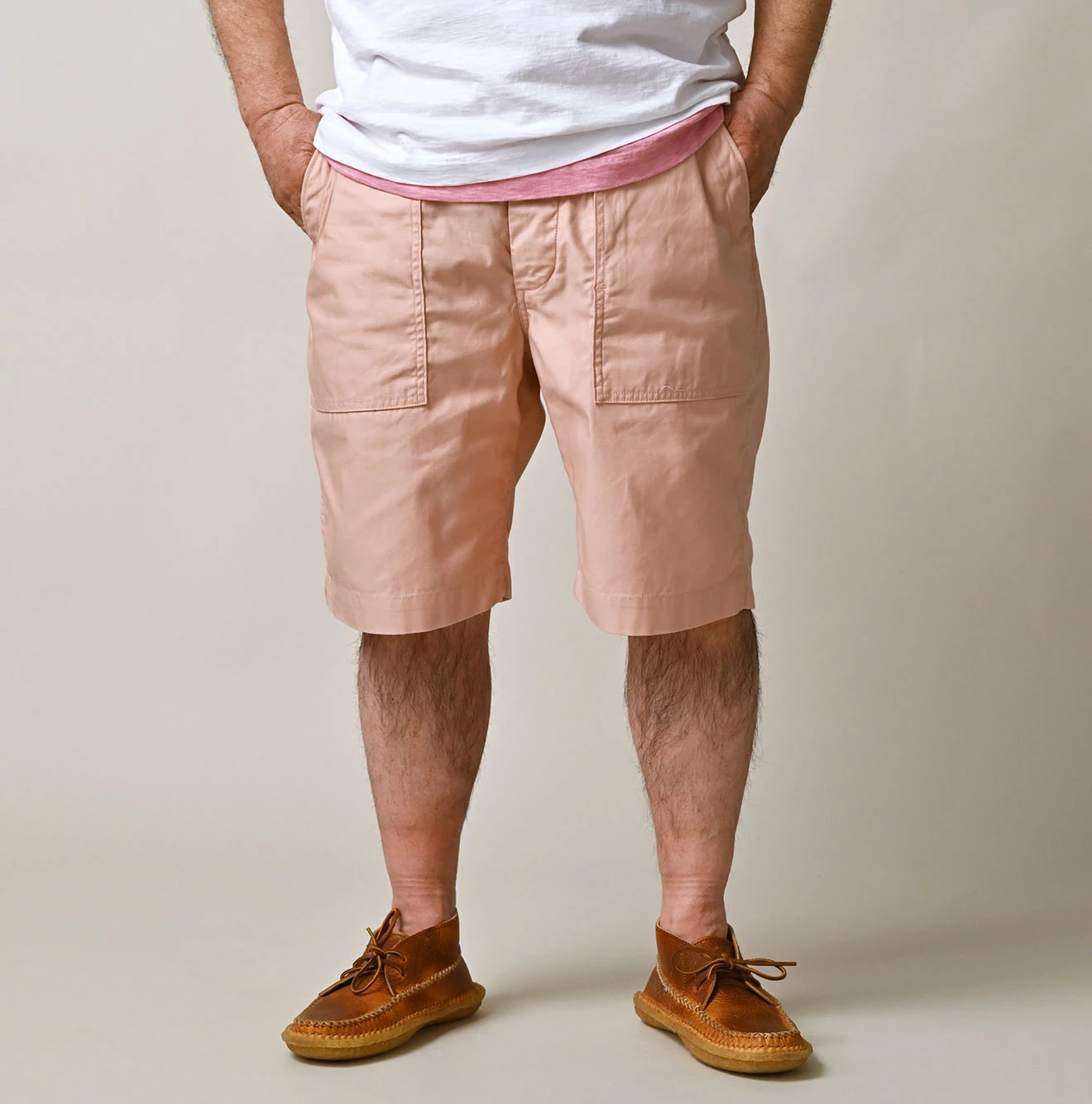 Thin Back Satin 908 Baker Short Pants Male Model