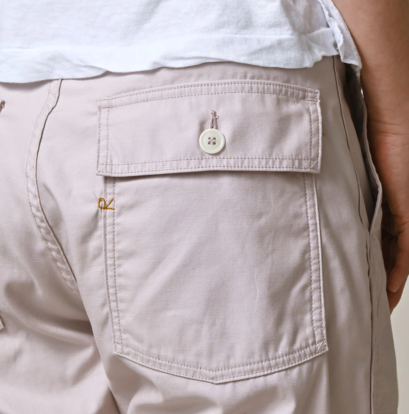 Thin Back Satin 908 Baker Short Pants Detail